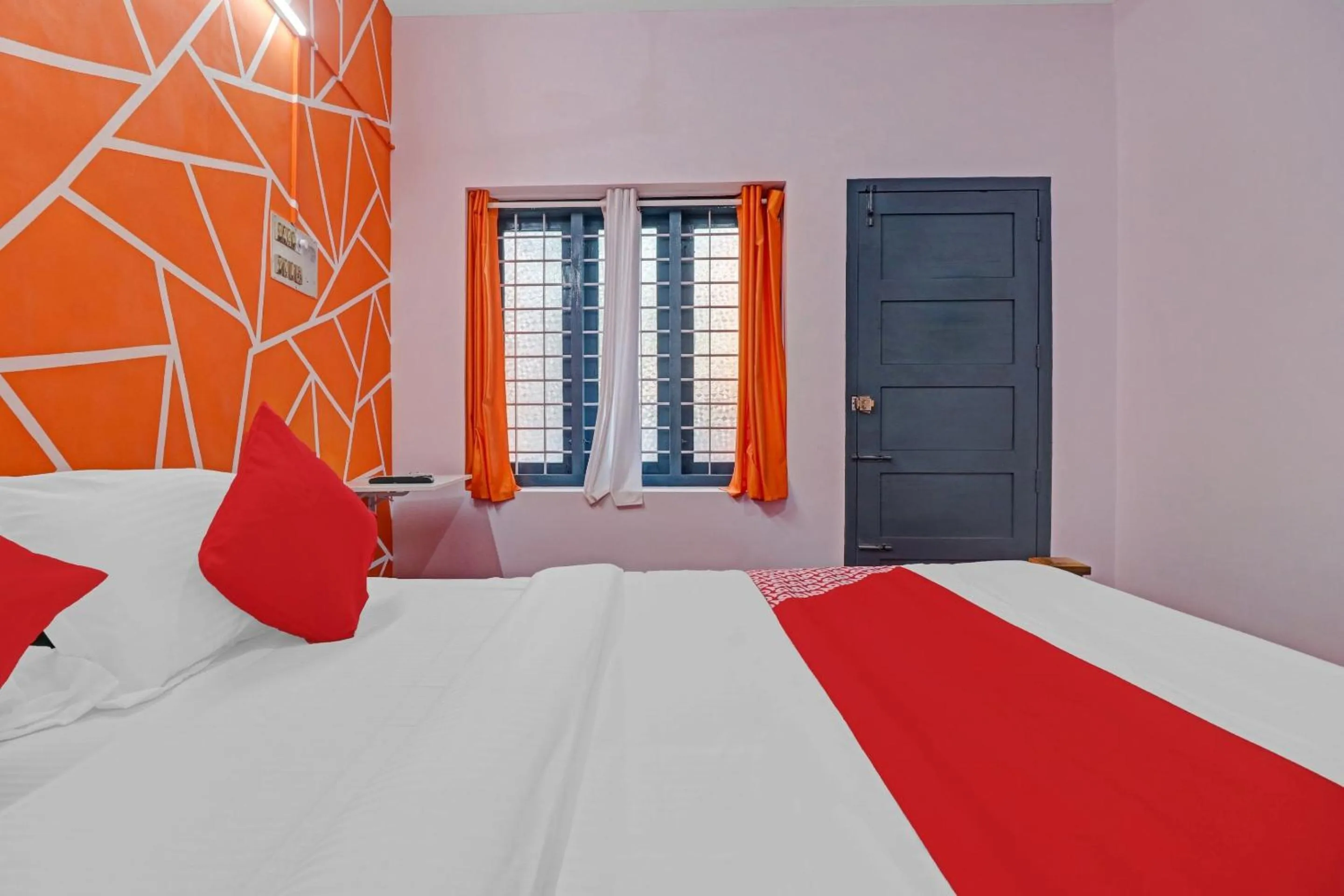 Bedroom, Bed in Hotel O Skywind