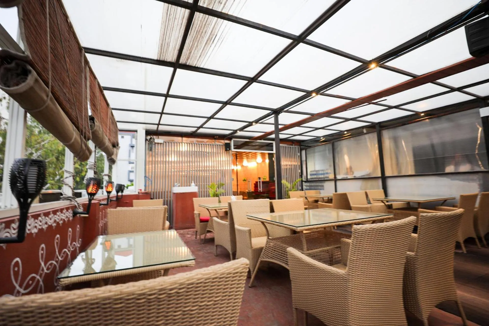 Restaurant/places to eat in Hotel White Fields Hitec City, Hyderabad