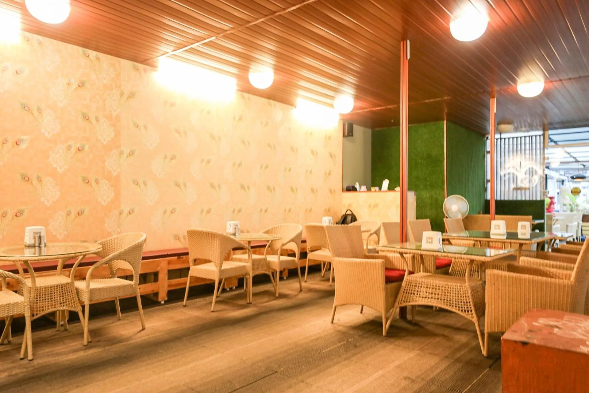 Restaurant/places to eat in Hotel White Fields Hitec City, Hyderabad