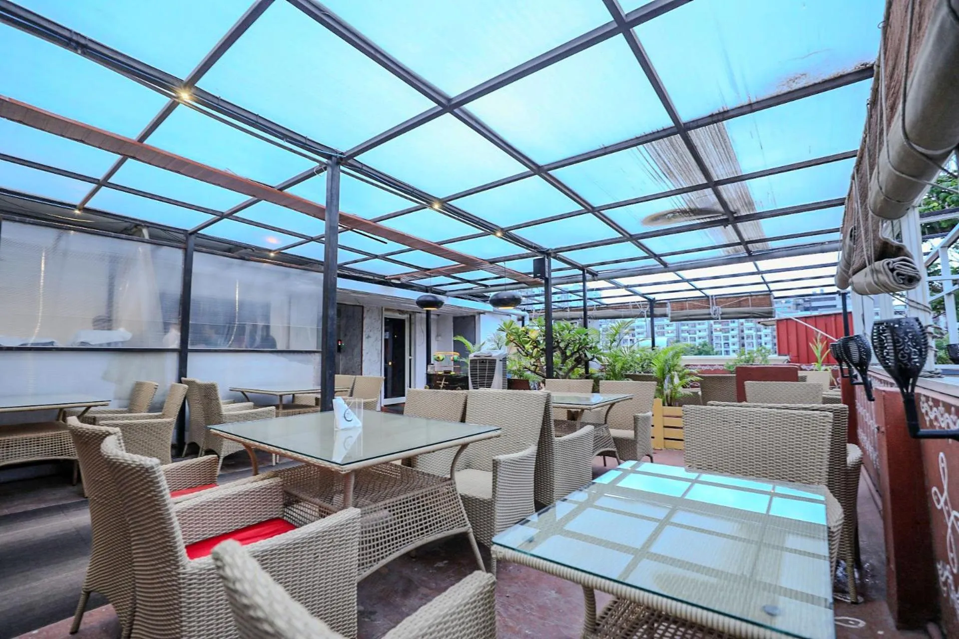 Restaurant/places to eat in Hotel White Fields Hitec City, Hyderabad