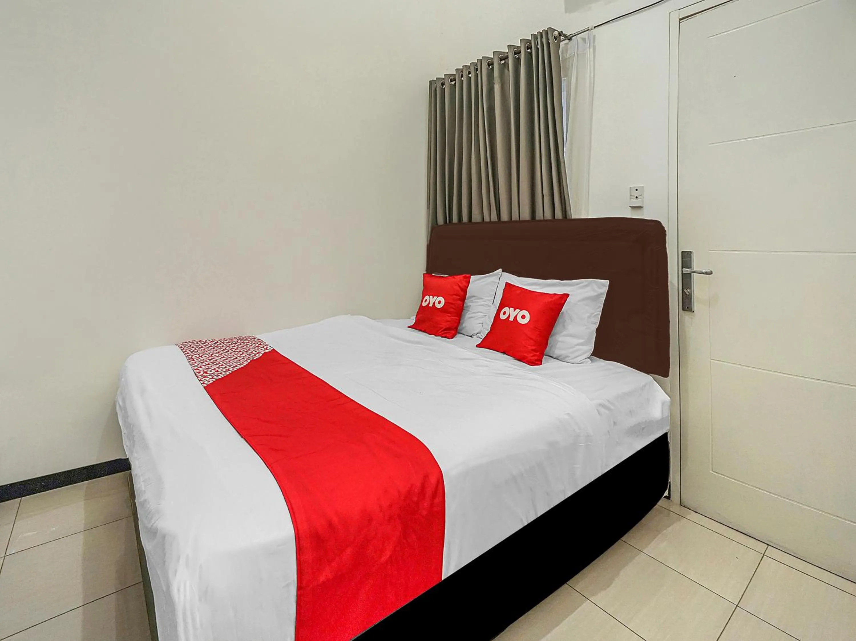 Bedroom, Bed in Hotel O Happy Homestay Syariah