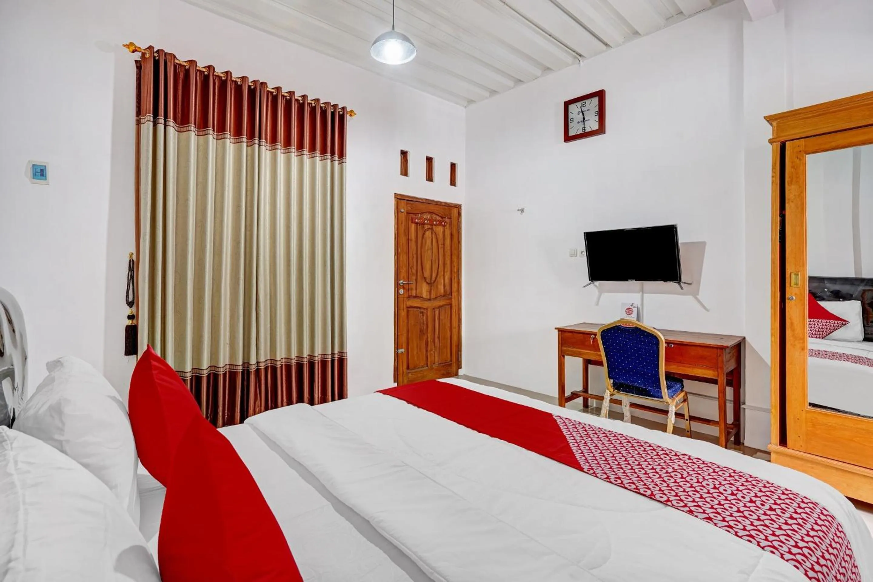 Bedroom, Bed in OYO Life 90678 Omah Kulo Guest House