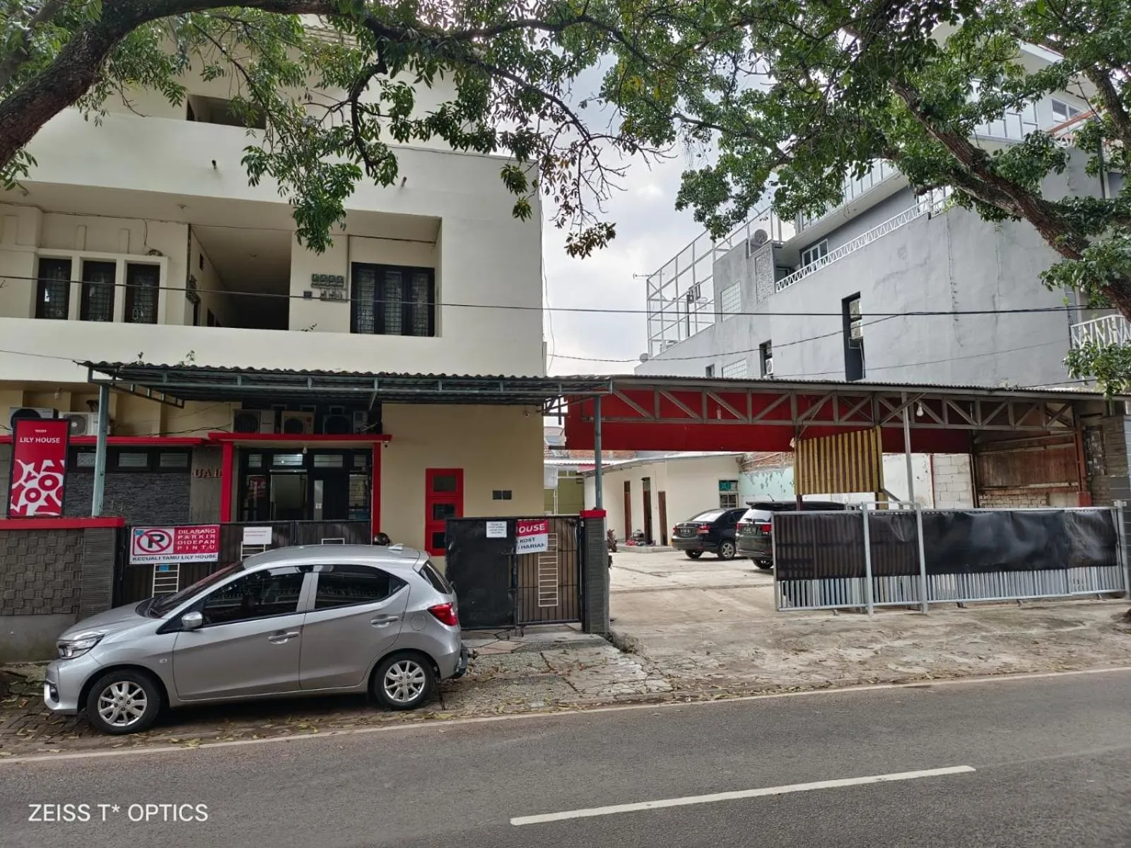 On site in Hotel O Lily House