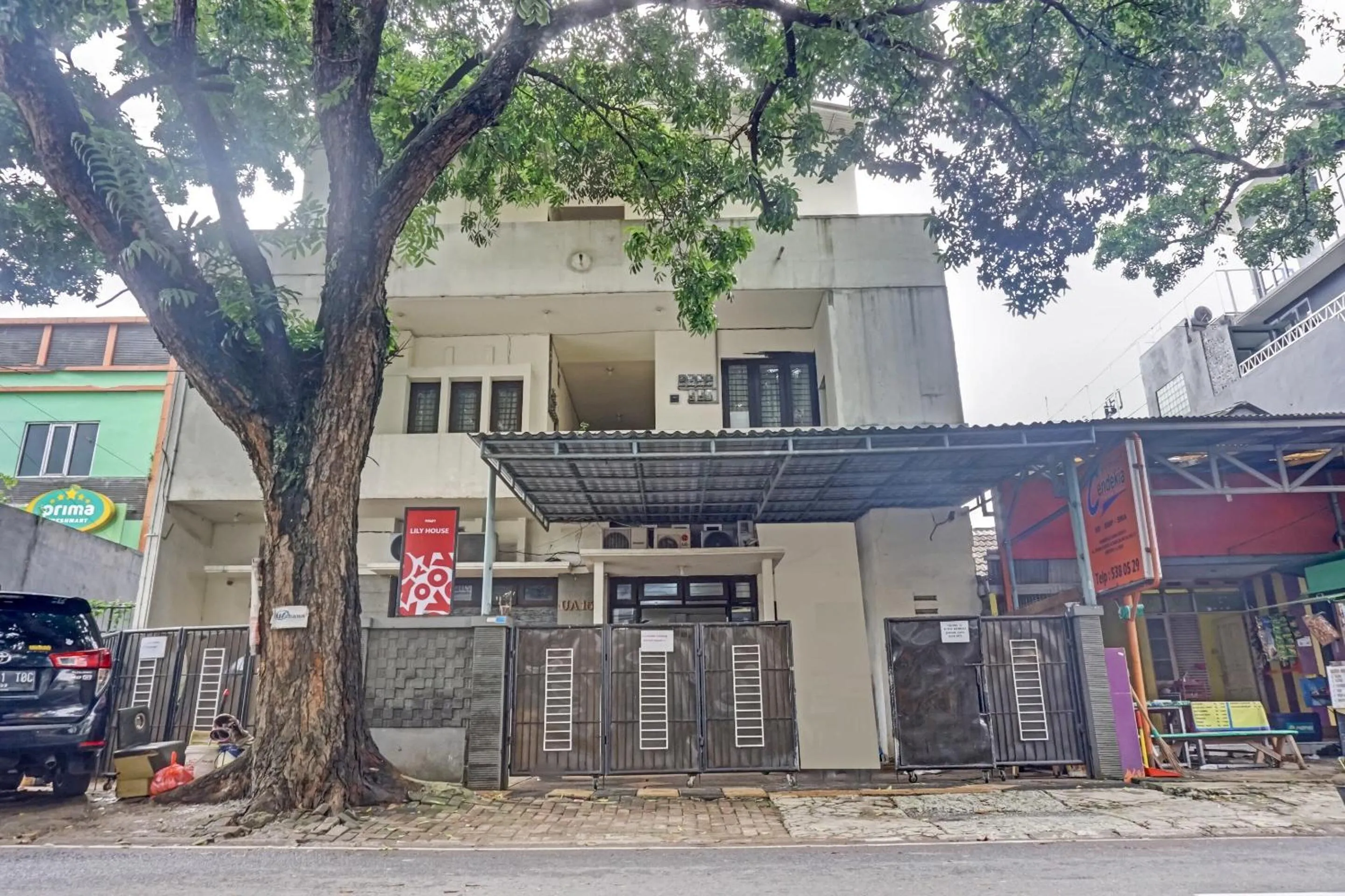 Facade/entrance in Hotel O Lily House