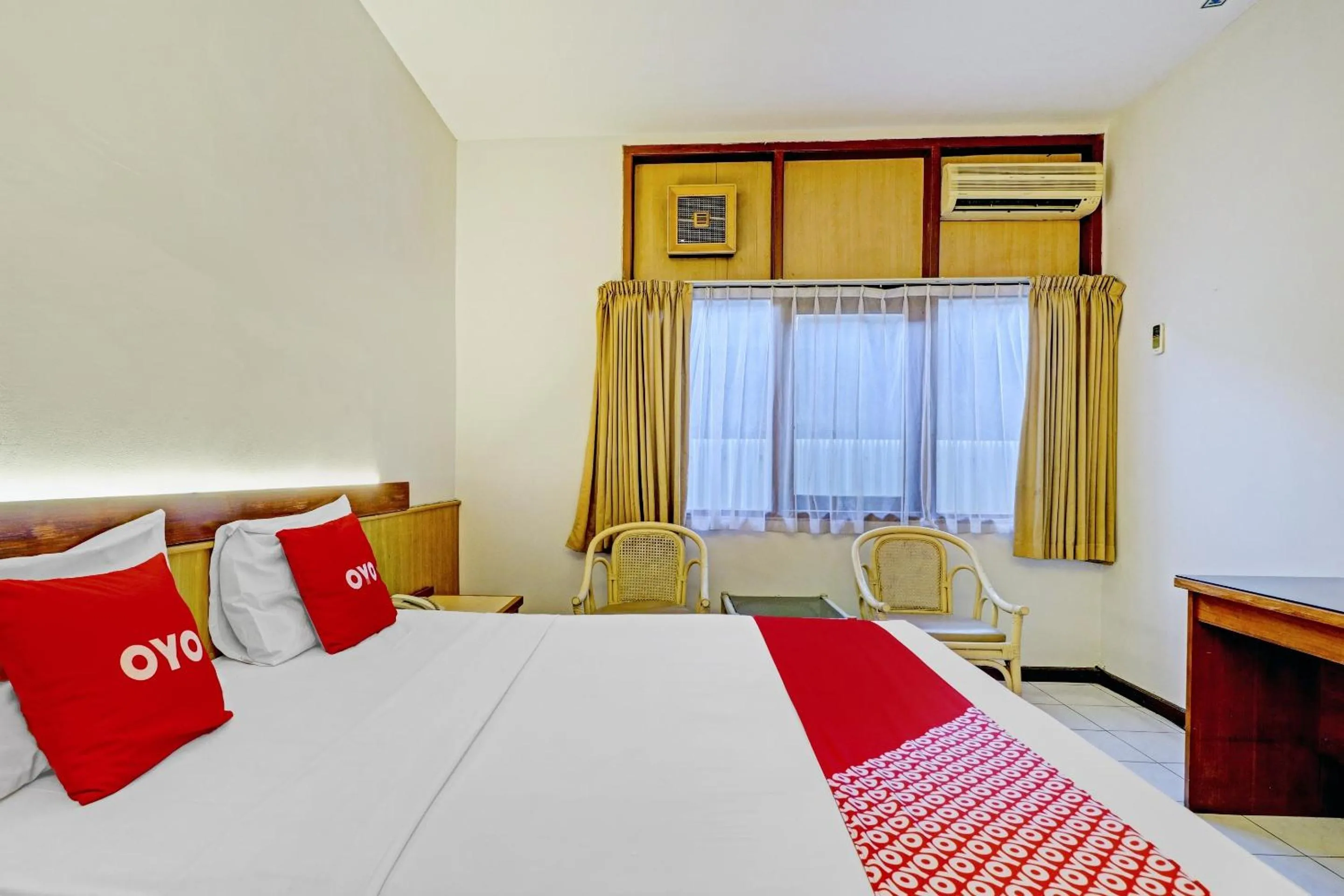 Bedroom, Bed in Collection O Riau Near Trans Studio Bandung Formerly Asteria Hotel