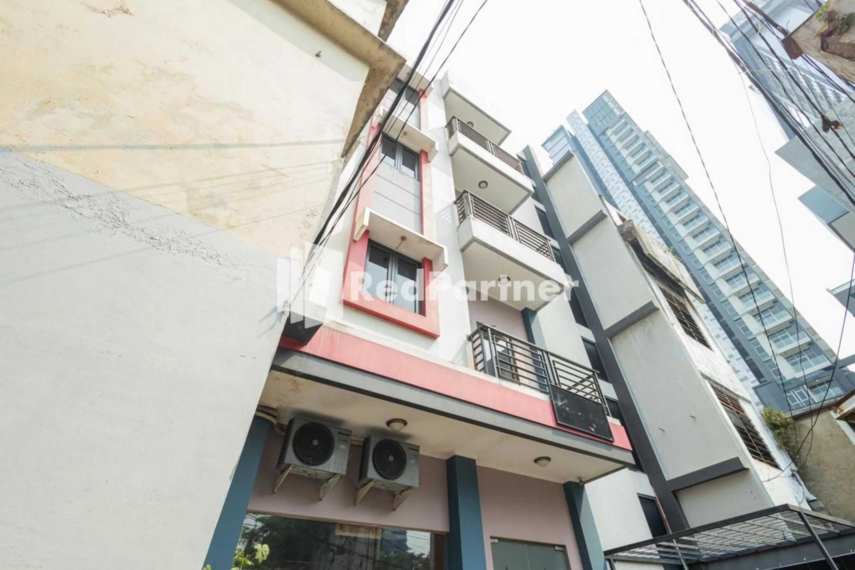 Property building in Star Hotel Jaksa Mitra RedDoorz