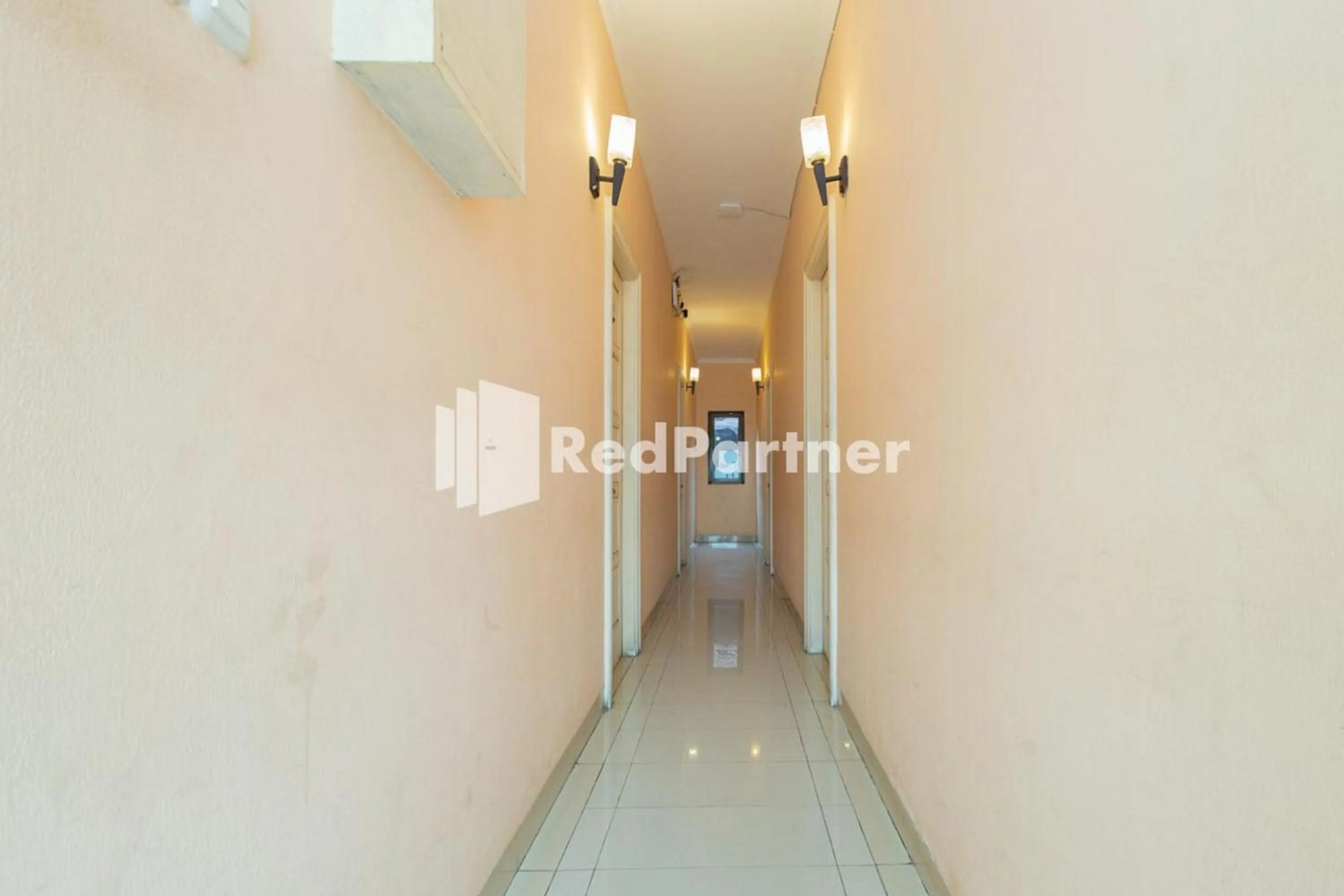 Property building in Star Hotel Jaksa Mitra RedDoorz