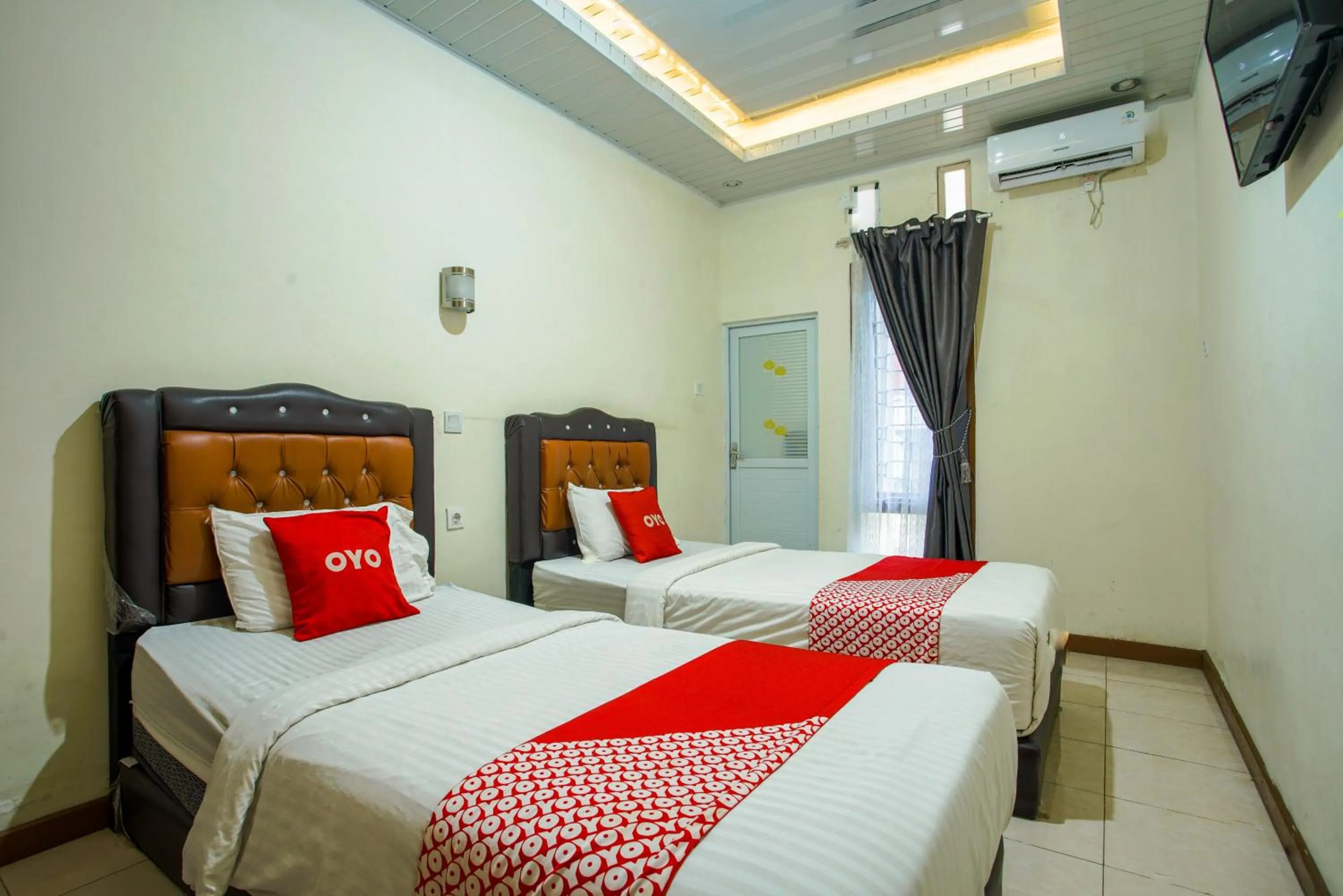 Bedroom, Bed in Capital O 90643 Suri Guest House Syariah