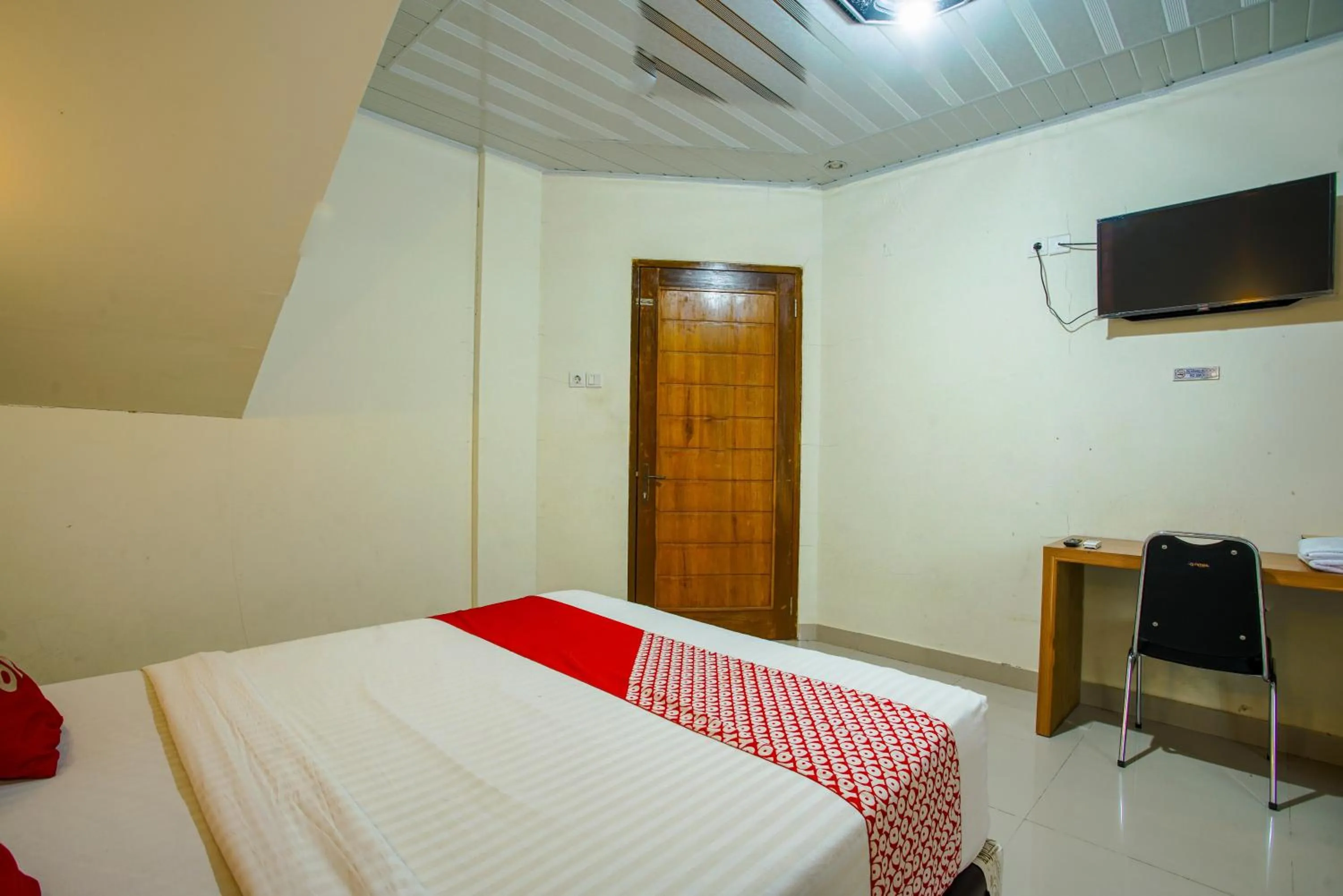 Bedroom, Bed in Capital O 90643 Suri Guest House Syariah