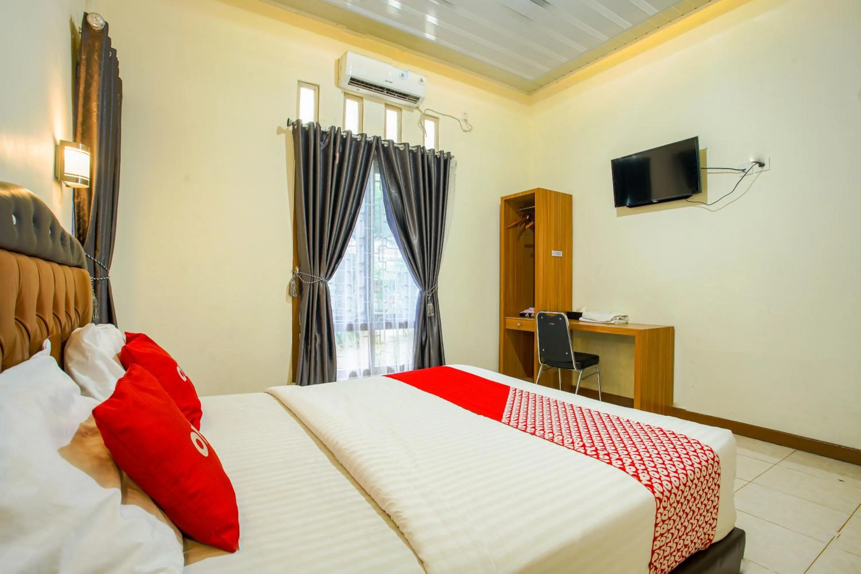 Bedroom, Bed in Capital O 90643 Suri Guest House Syariah