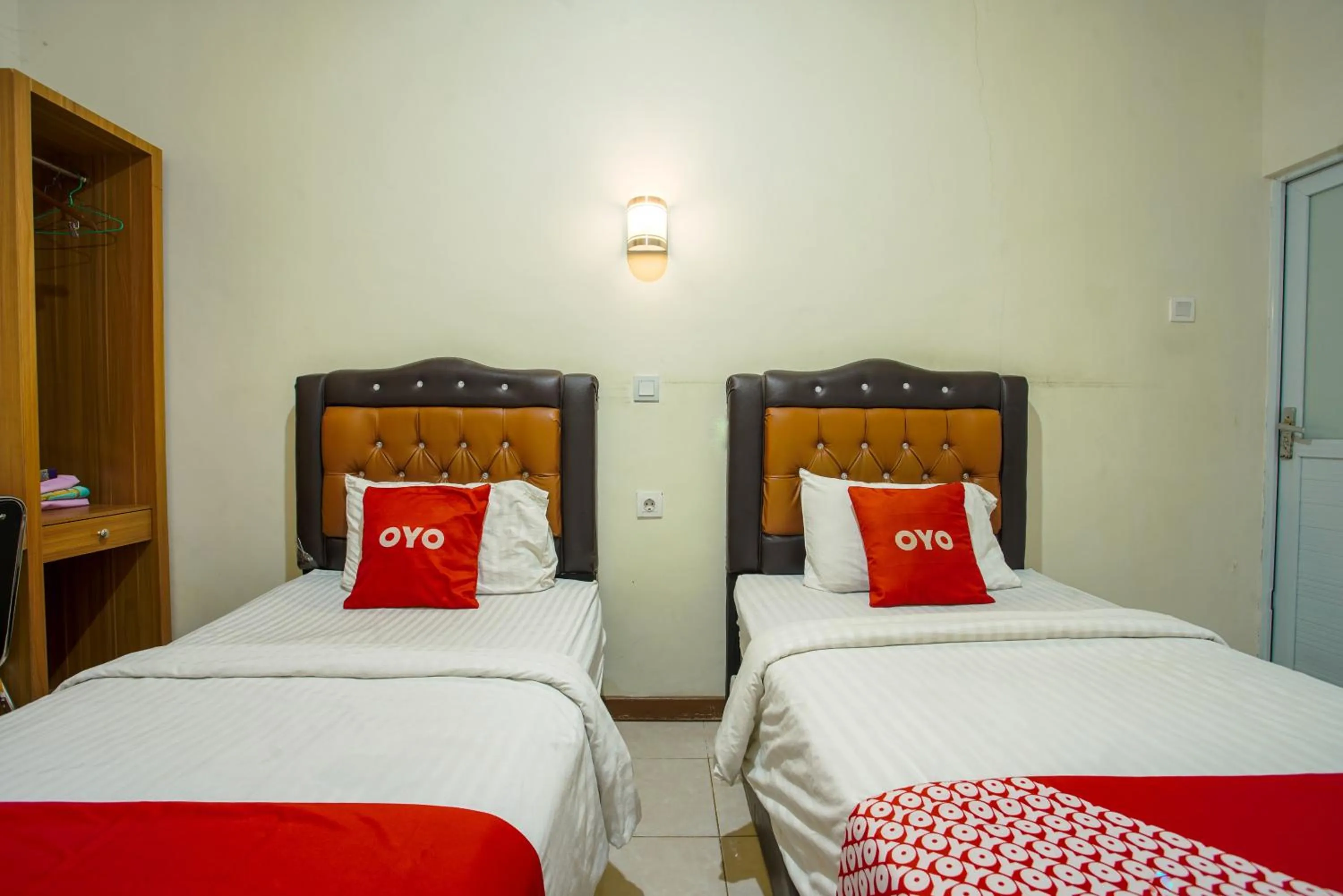 Bedroom, Bed in Capital O 90643 Suri Guest House Syariah