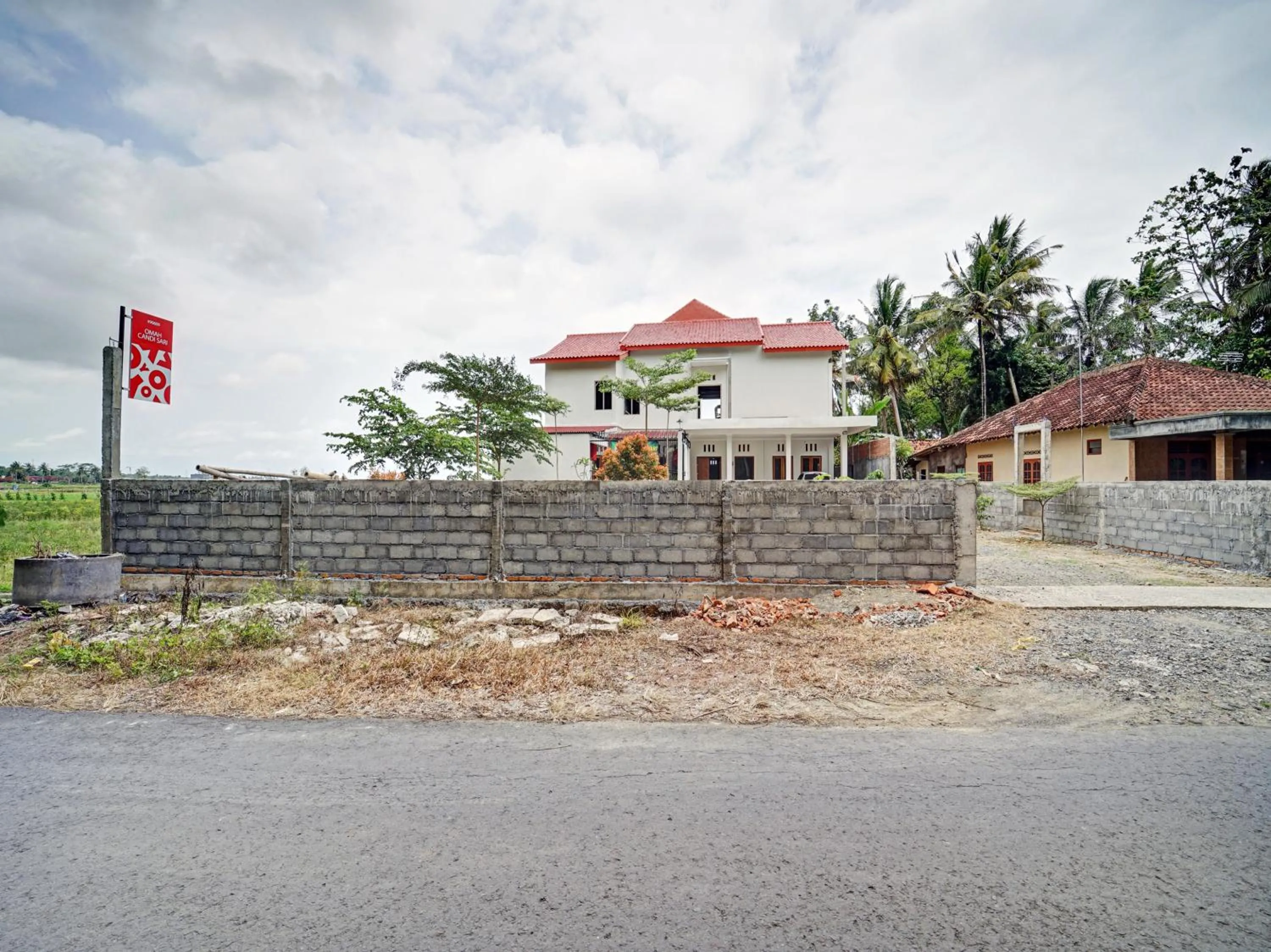 Property building in RedDoorz at Omah Candi Sari near Airport YIA
