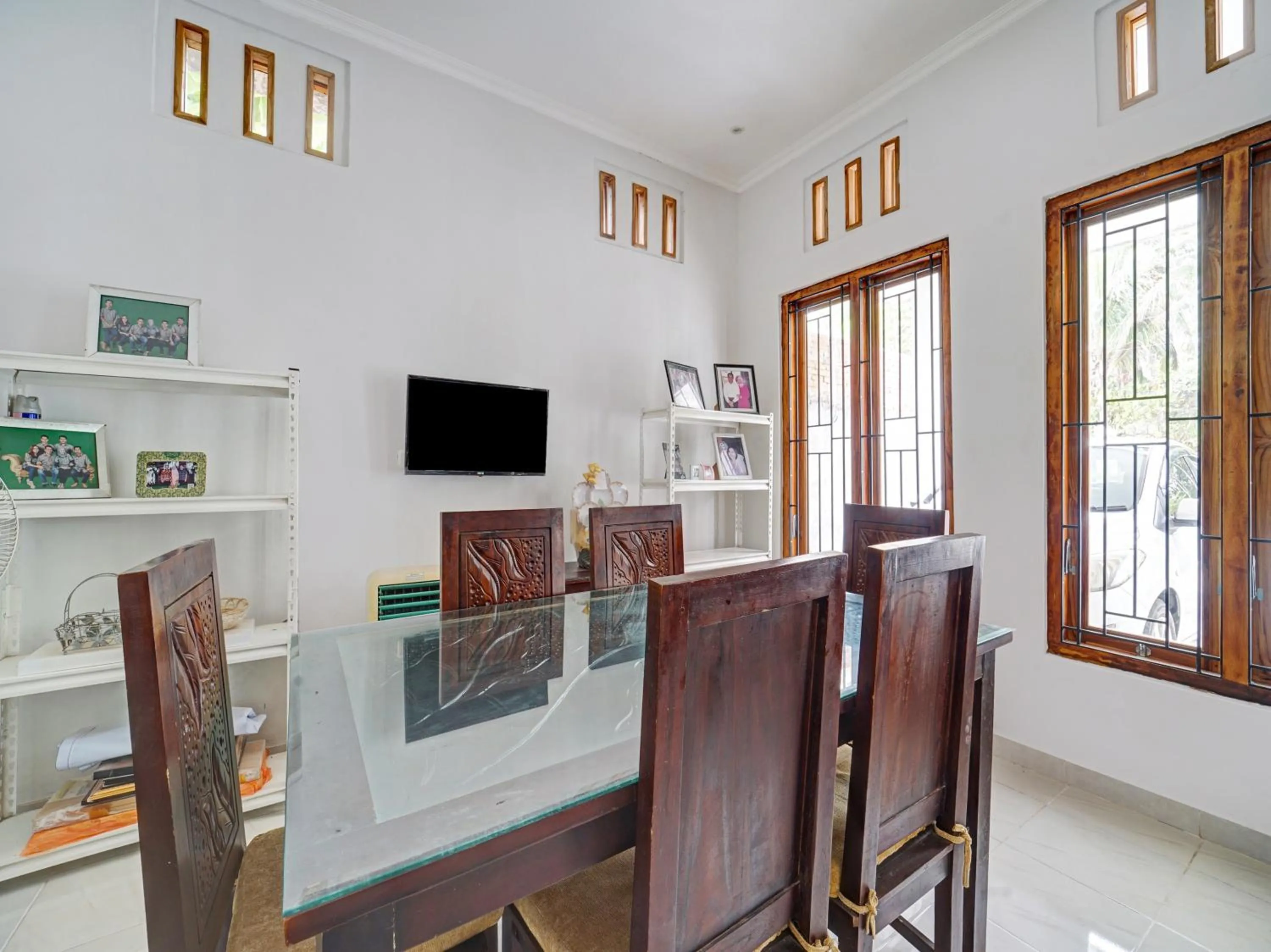 Area and facilities in RedDoorz at Omah Candi Sari near Airport YIA