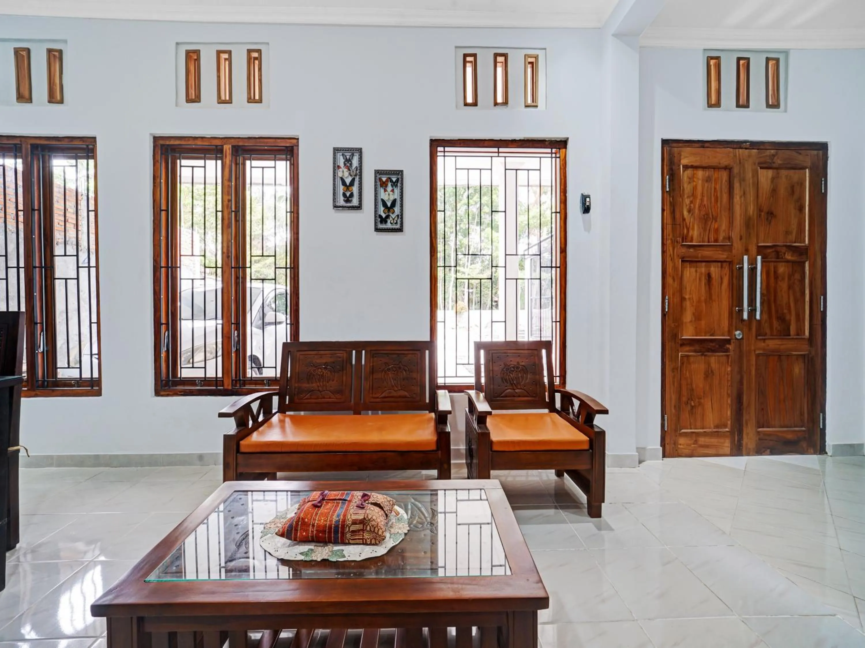 Lobby or reception in RedDoorz at Omah Candi Sari near Airport YIA