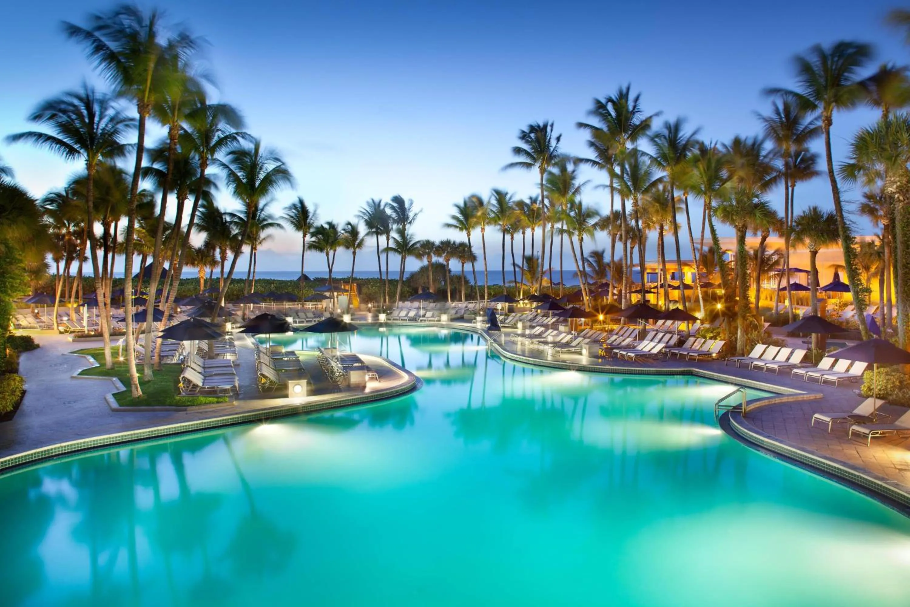 Swimming pool in Fort Lauderdale Marriott Harbor Beach Resort & Spa