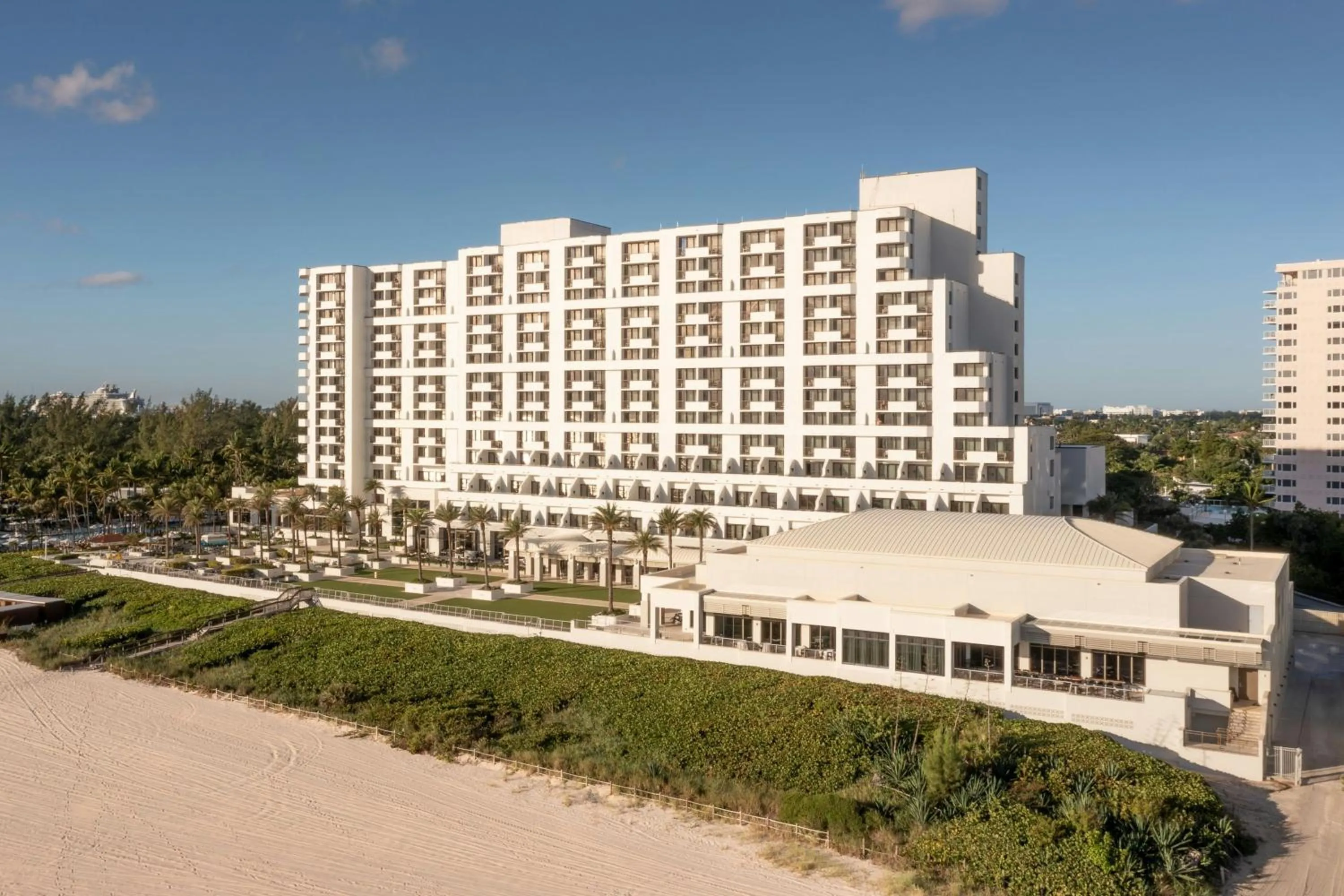 Property building in Fort Lauderdale Marriott Harbor Beach Resort & Spa