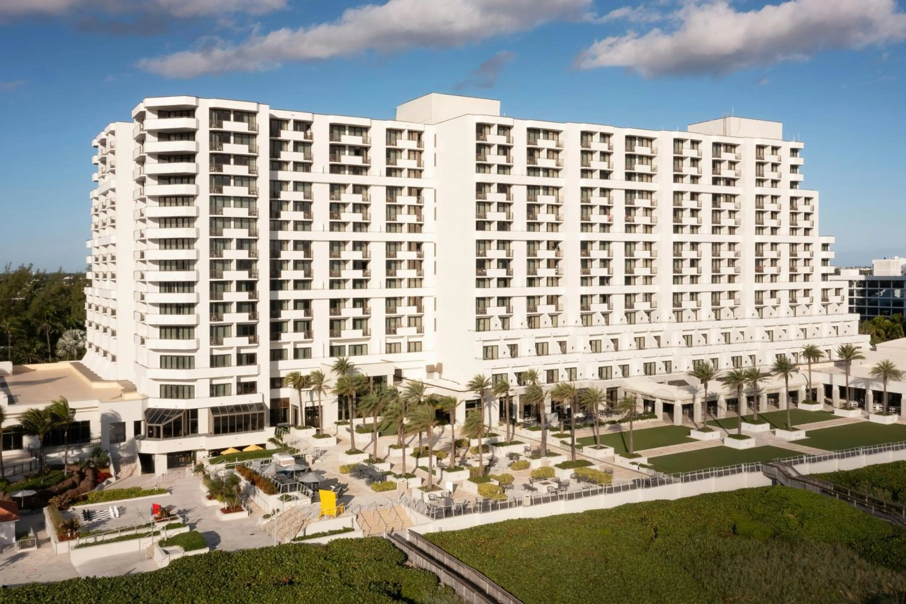 Property building in Fort Lauderdale Marriott Harbor Beach Resort & Spa