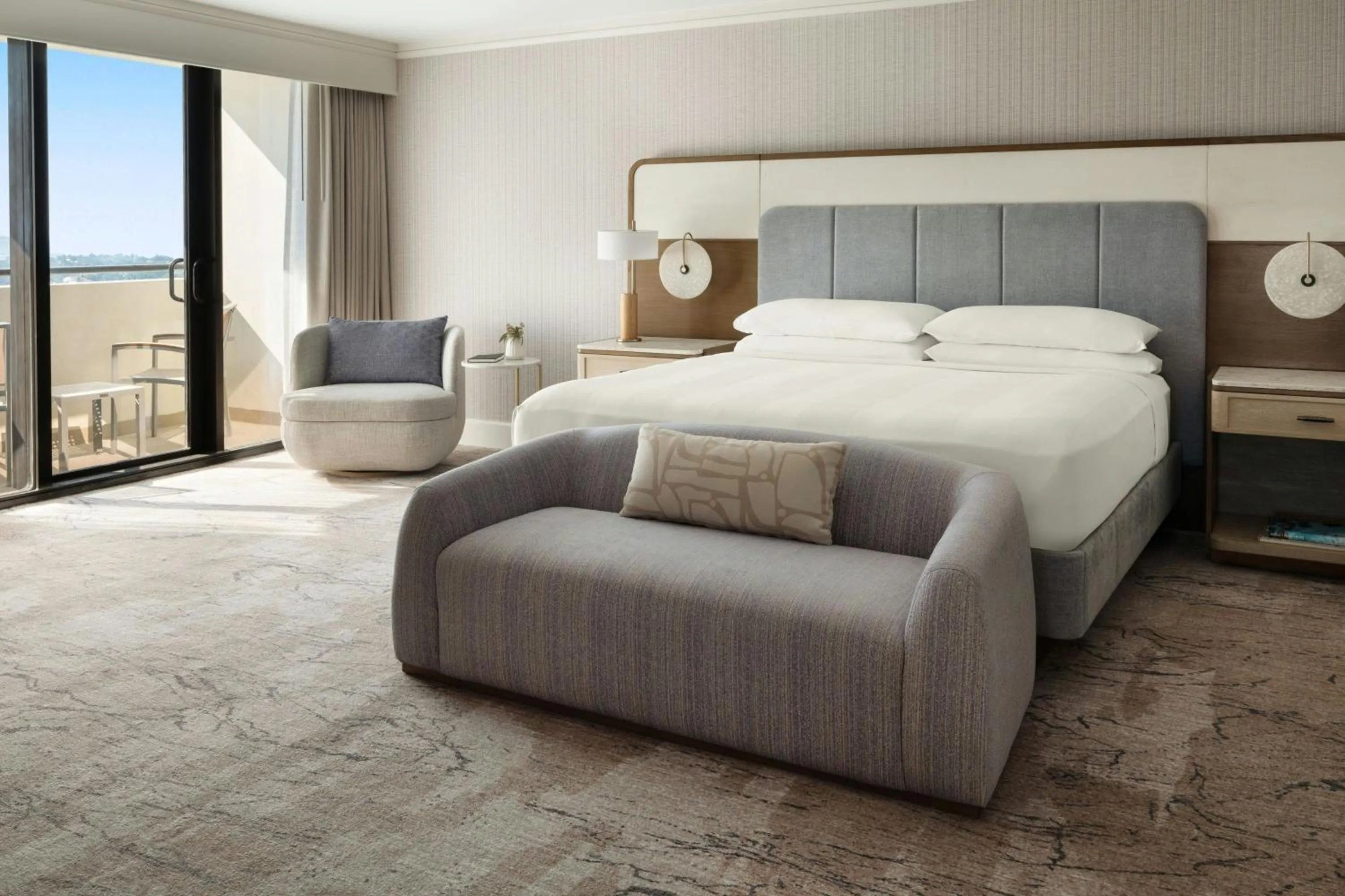 Photo of the whole room, Bed in Fort Lauderdale Marriott Harbor Beach Resort & Spa