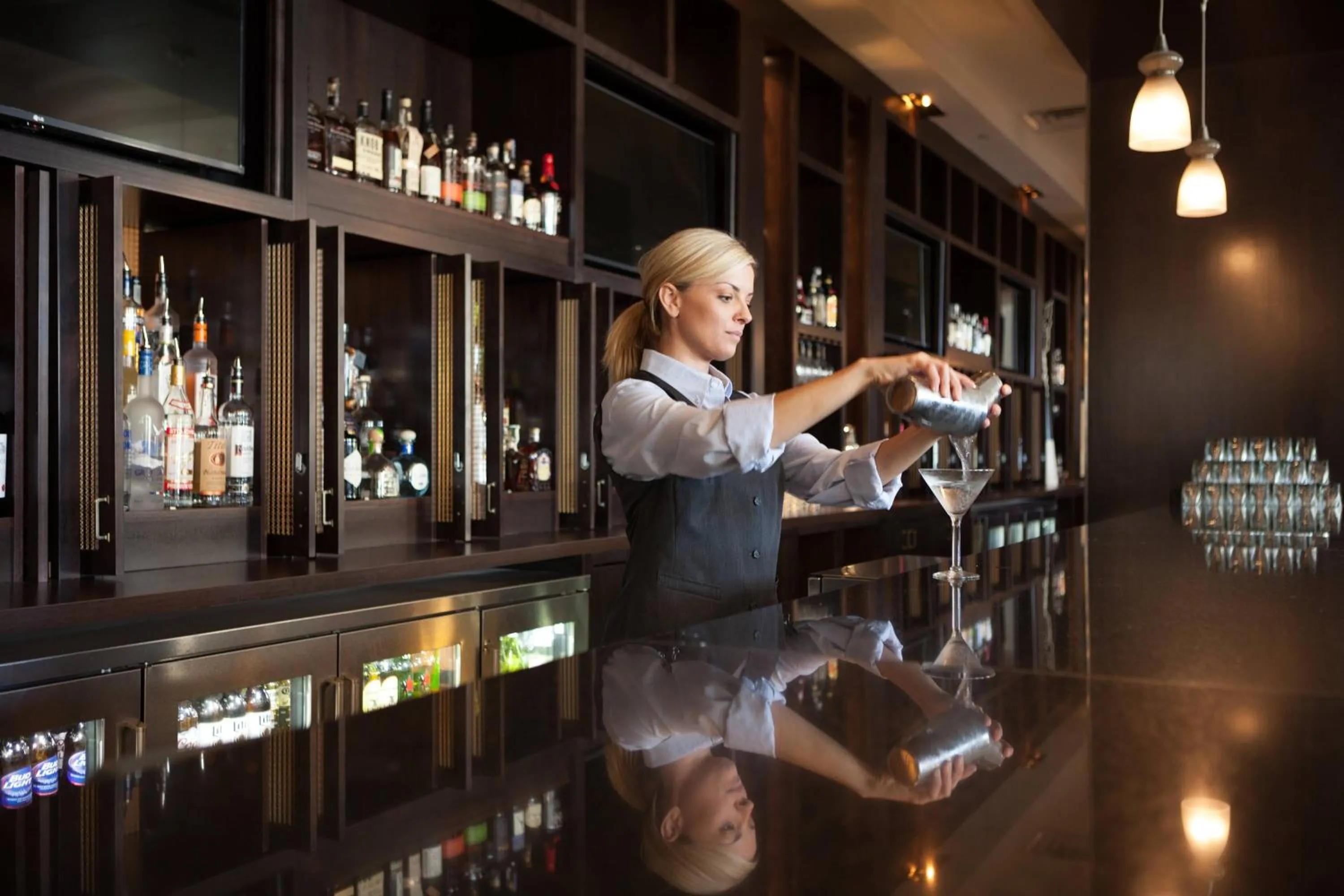 Lounge or bar in Fort Lauderdale Marriott Harbor Beach Resort & Spa