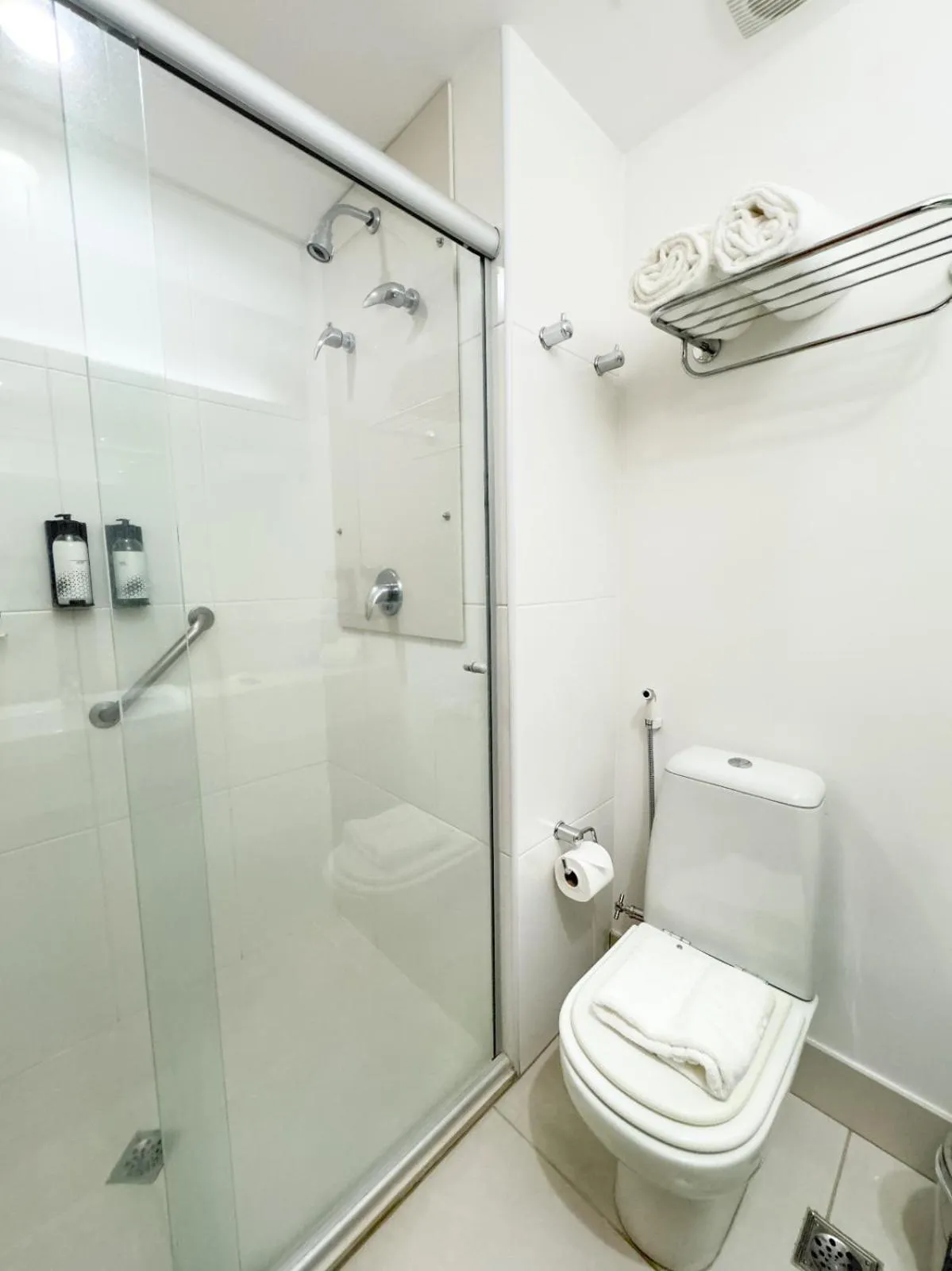 Shower in Hilton Garden Inn Belo Horizonte Lourdes