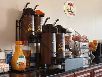 Coffee/tea facilities in Super 8 by Wyndham Rahway/Newark