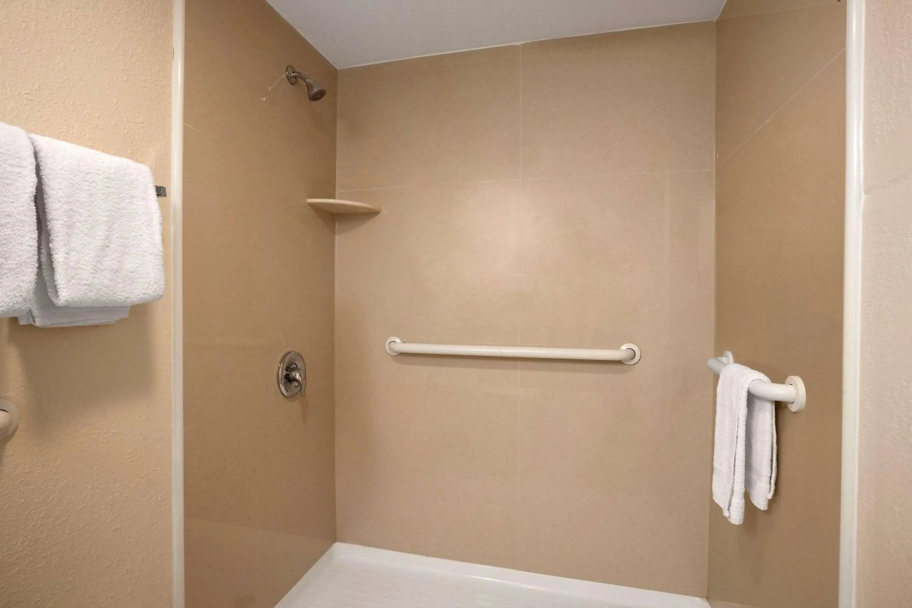 Bathroom in Super 8 by Wyndham Rahway/Newark
