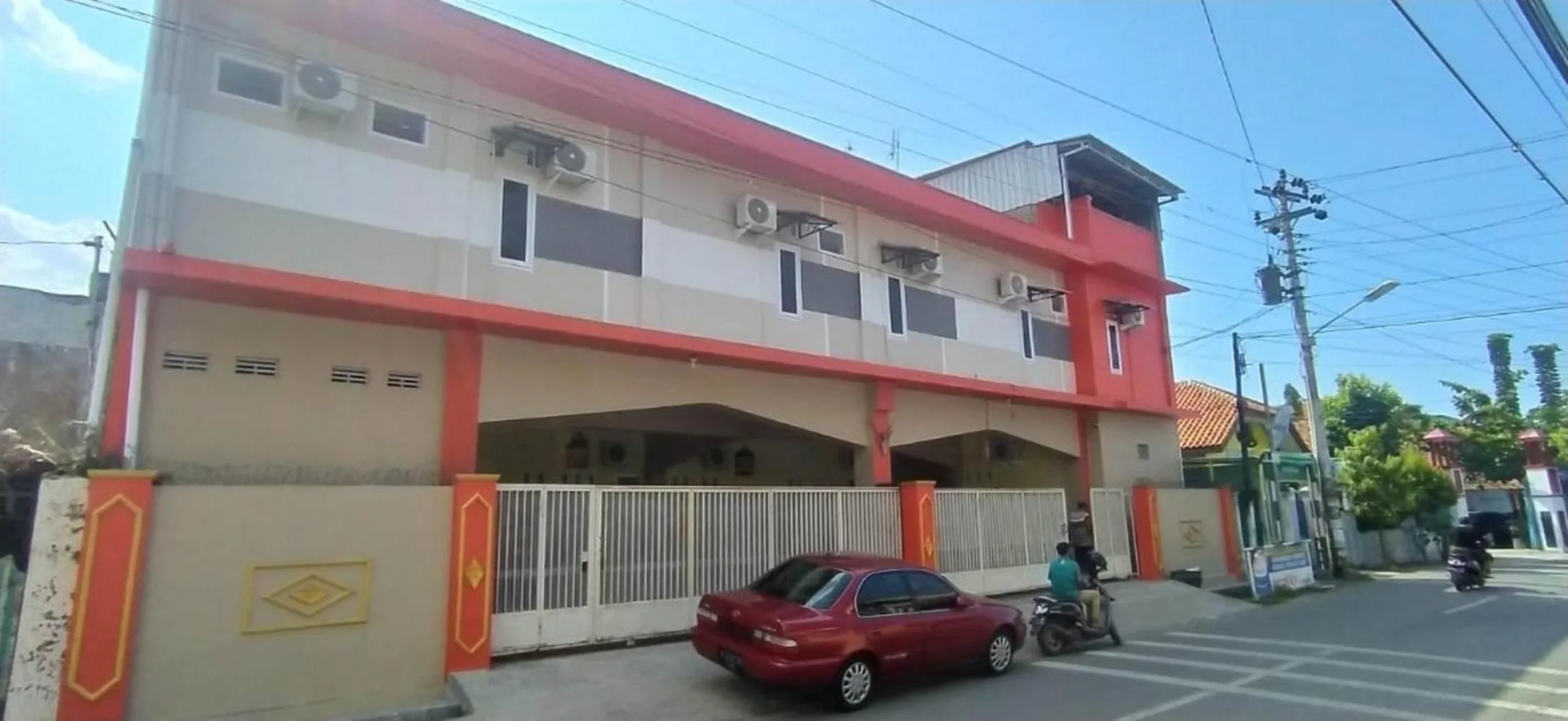 Property building in RedDoorz Syariah near Transmart Tegal