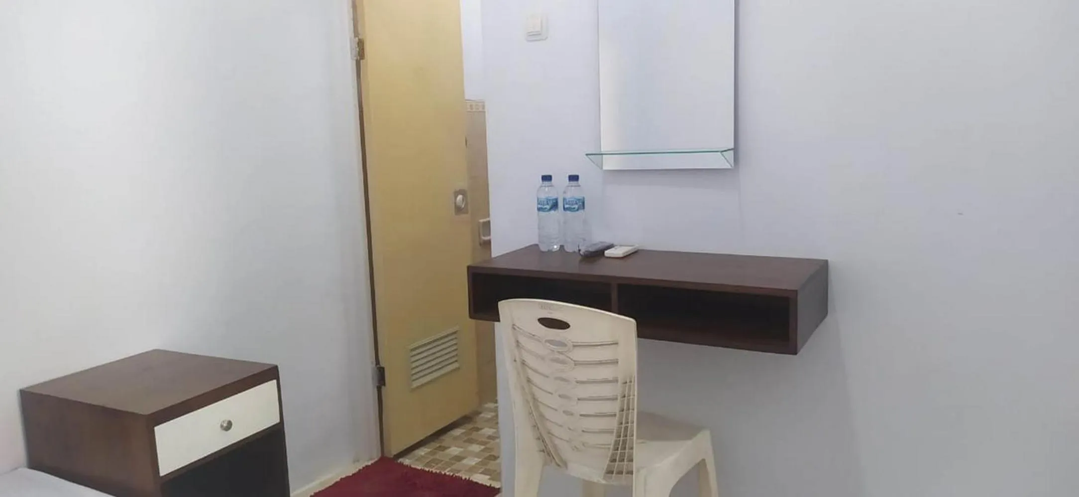 Bedroom in RedDoorz Syariah near Transmart Tegal