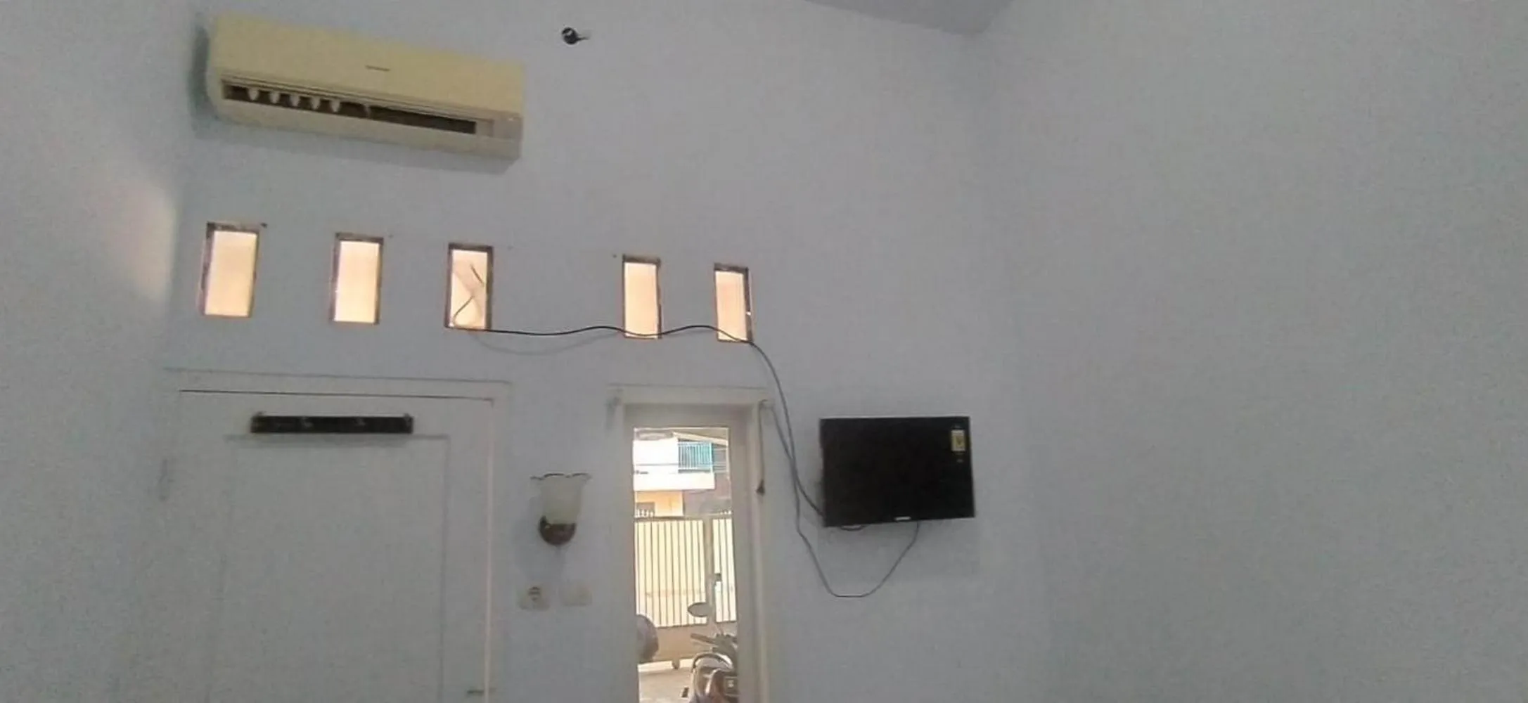 Bedroom in RedDoorz Syariah near Transmart Tegal