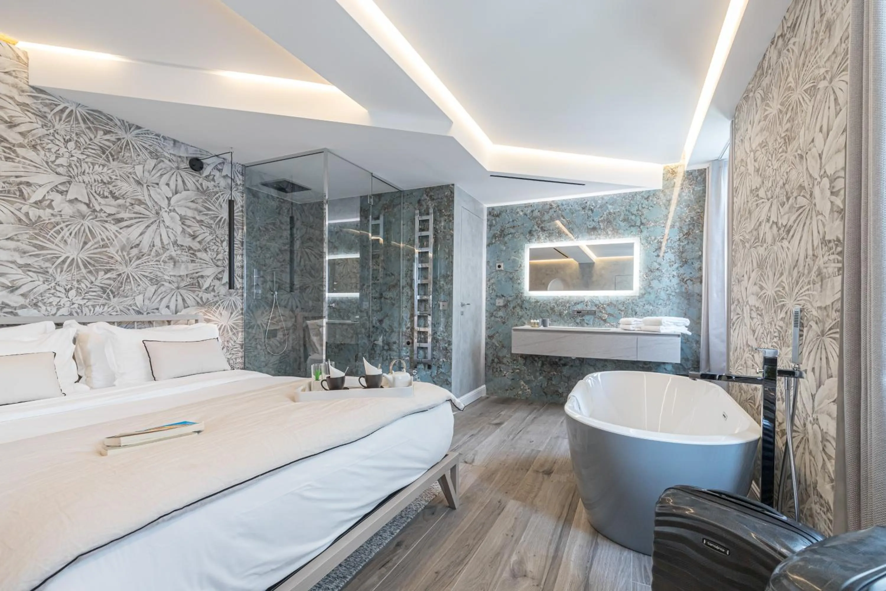 Photo of the whole room, Bed in Le Dortoir Boutique Suites