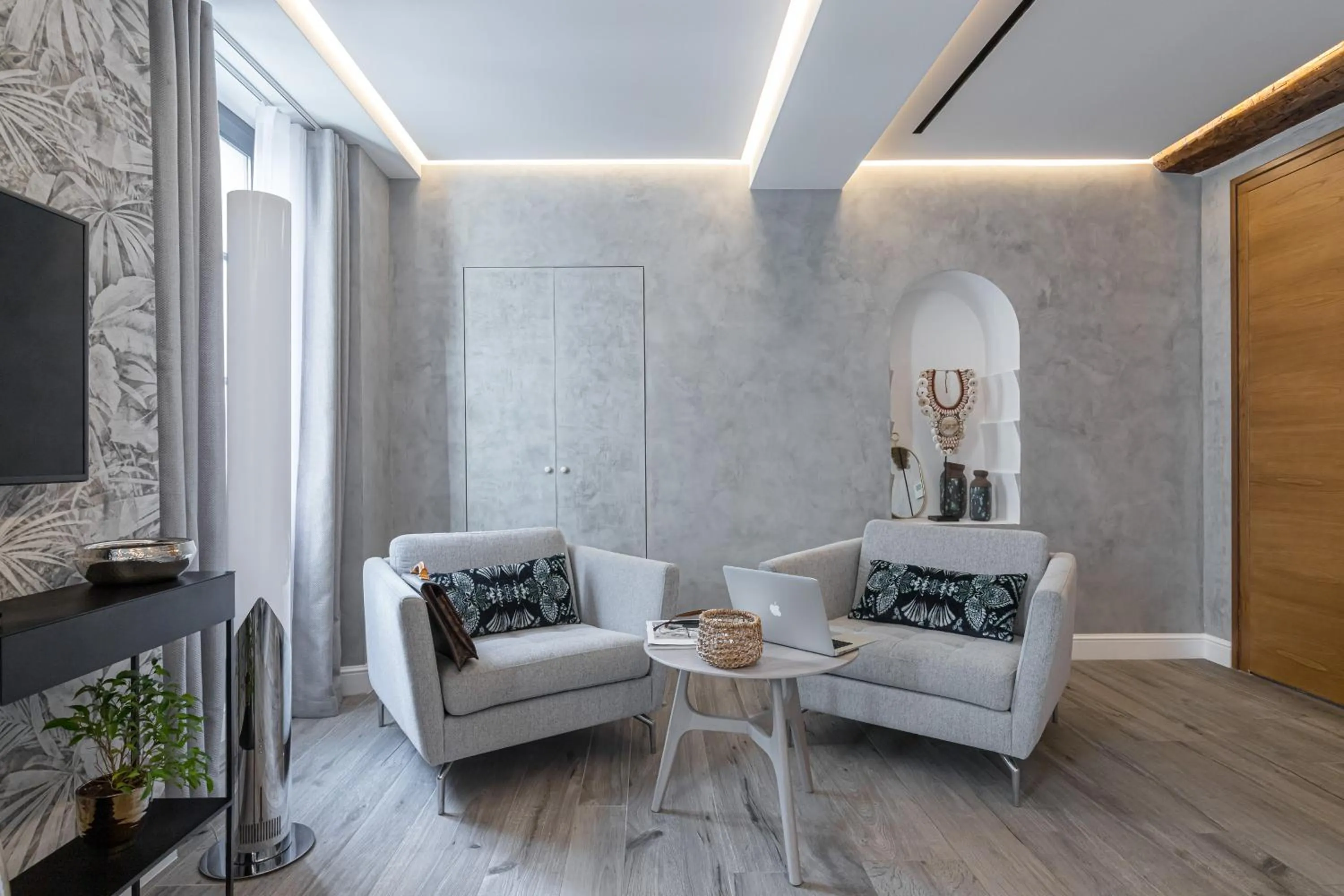 Seating area in Le Dortoir Boutique Suites