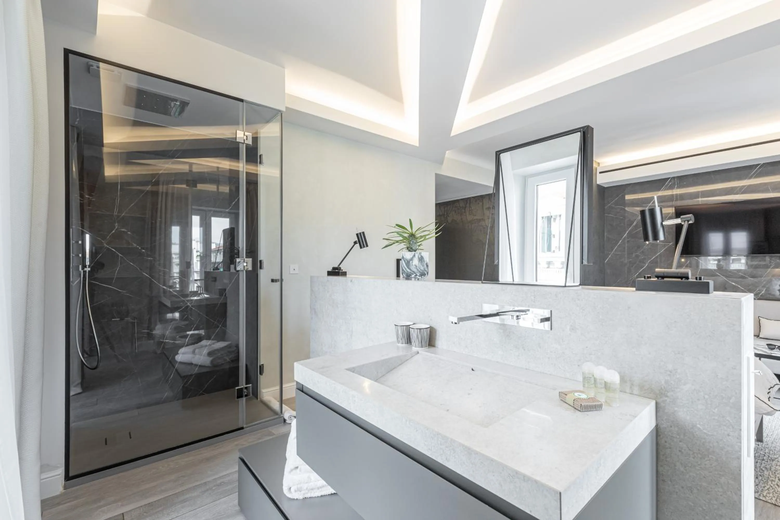 Bathroom in Le Dortoir Boutique Suites