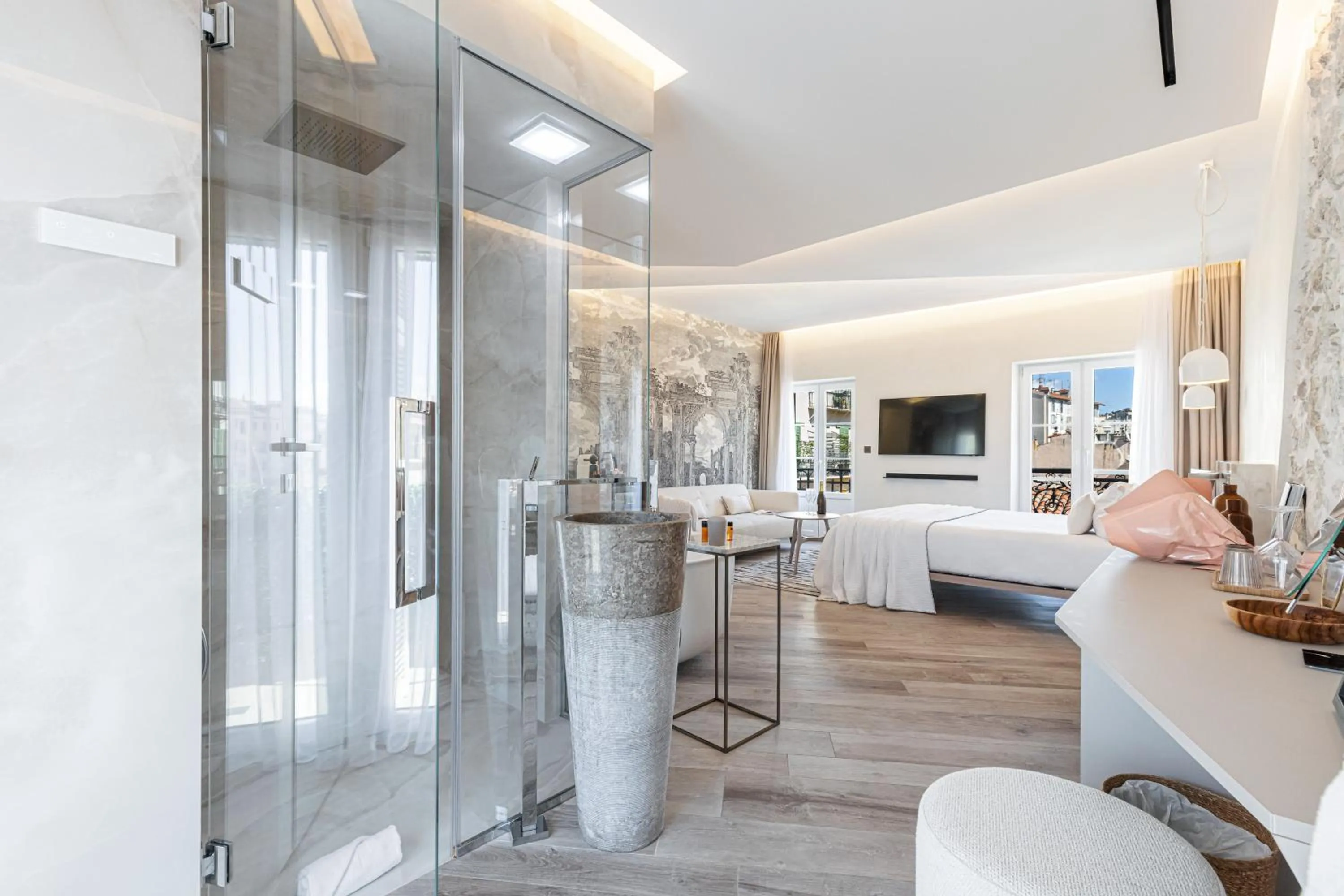 Photo of the whole room in Le Dortoir Boutique Suites