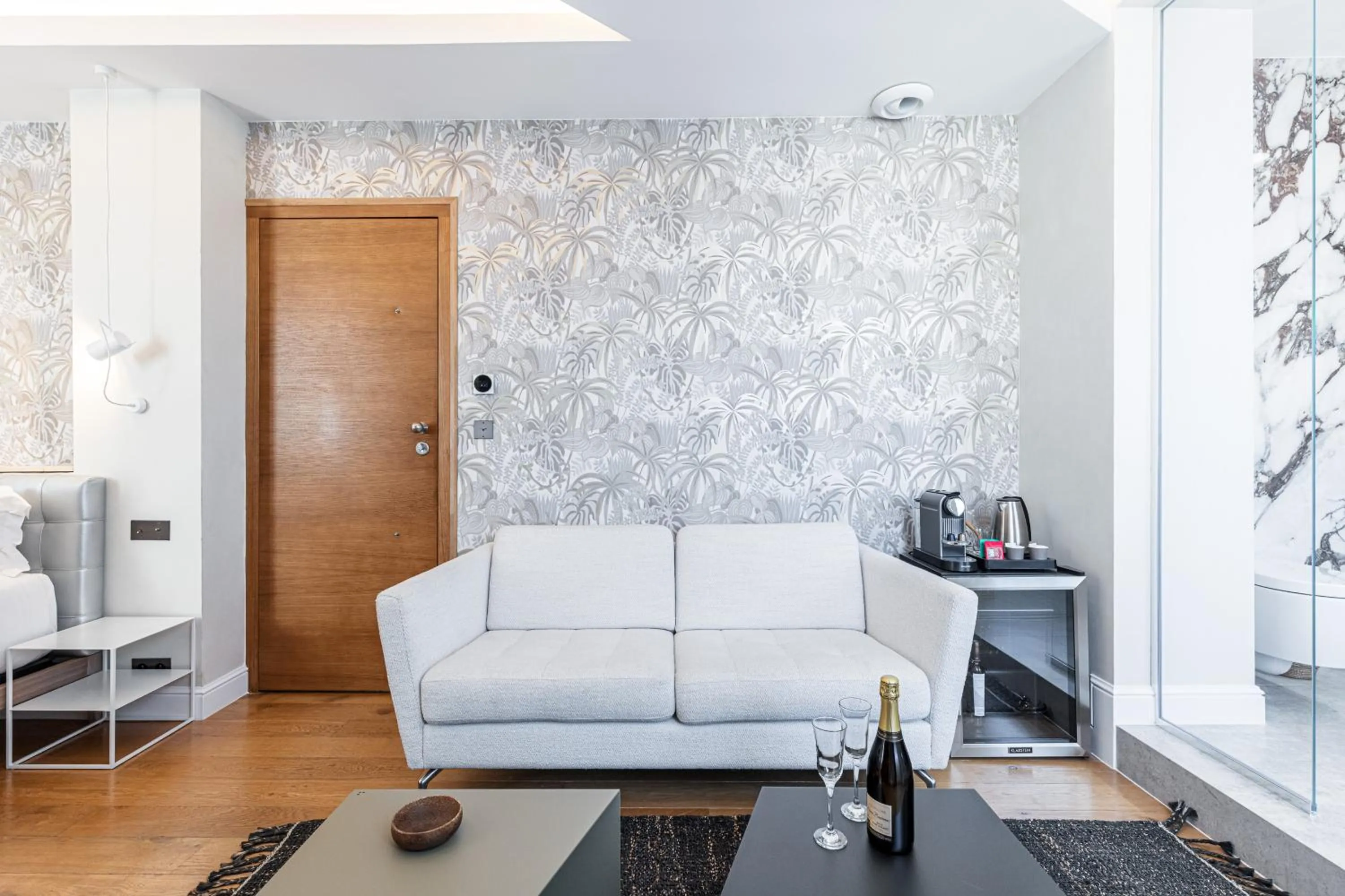 Photo of the whole room in Le Dortoir Boutique Suites