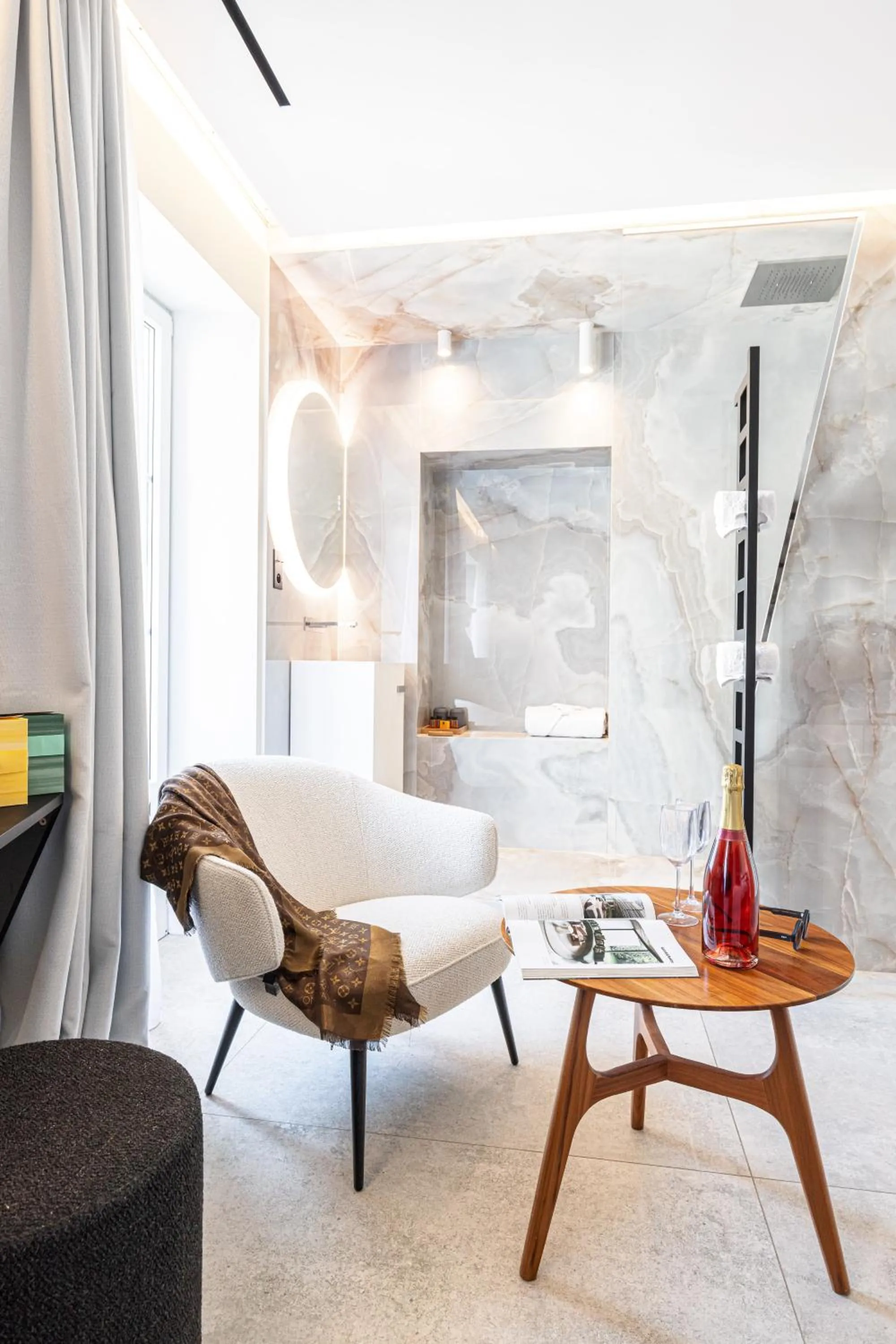 Photo of the whole room in Le Dortoir Boutique Suites