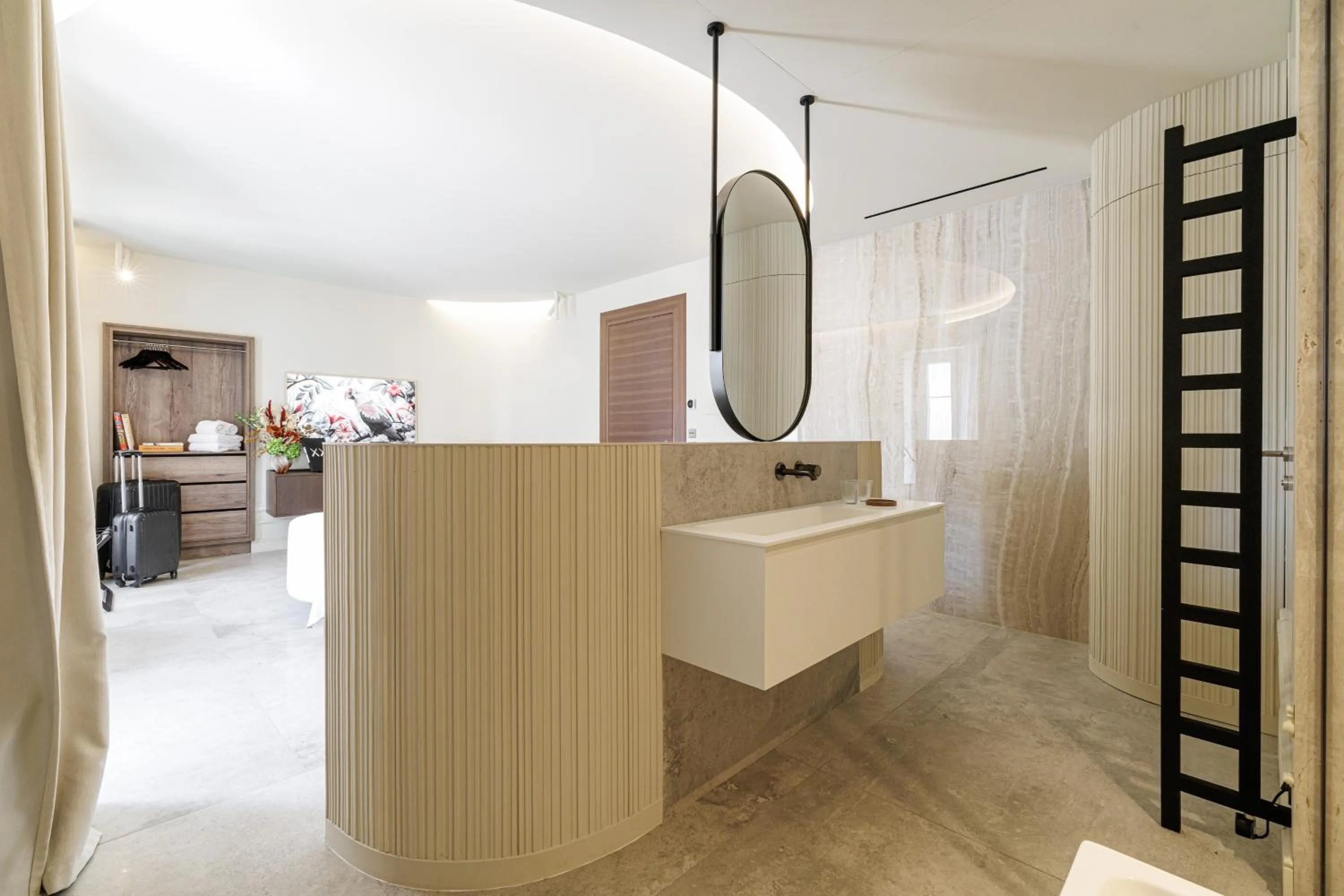 Shower in Le Dortoir Boutique Suites