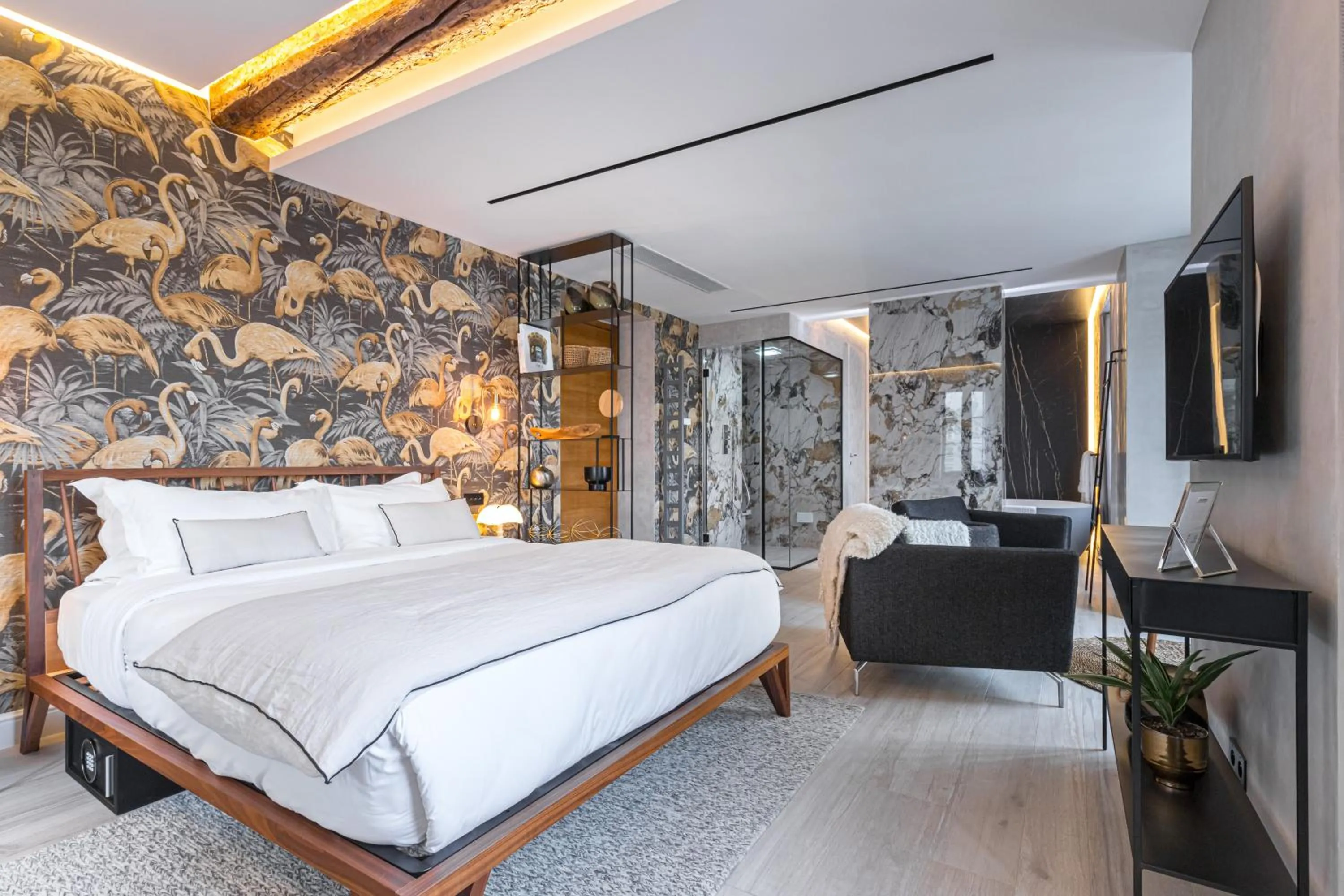 Photo of the whole room, Bed in Le Dortoir Boutique Suites