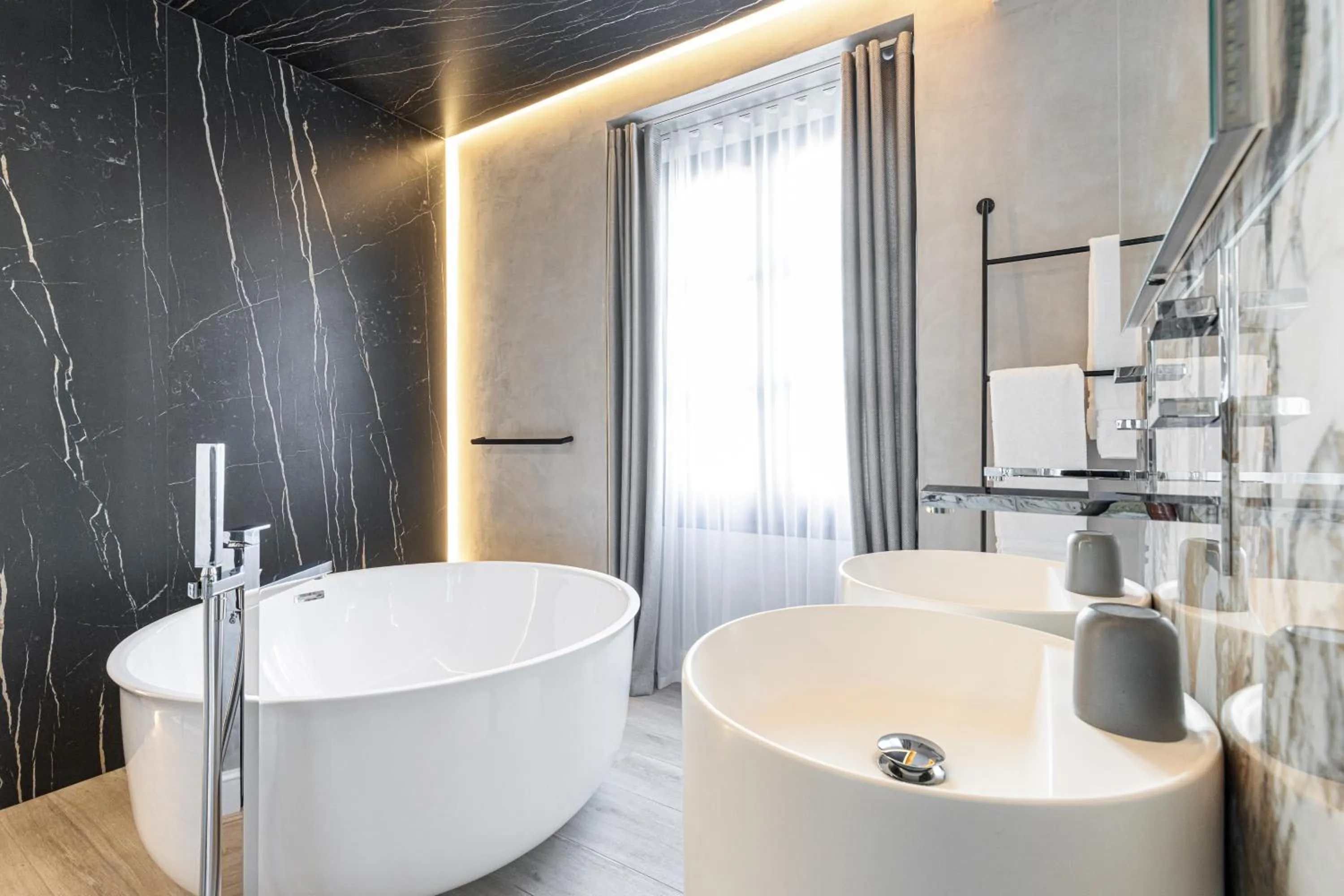 Bathroom in Le Dortoir Boutique Suites