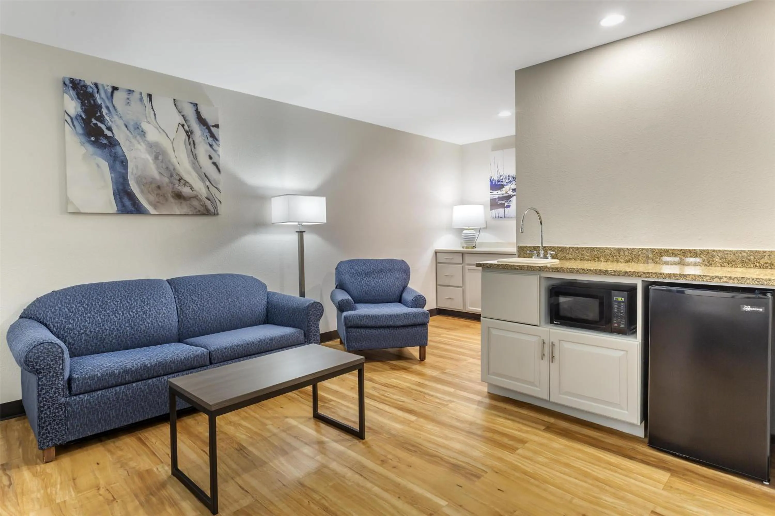 Bedroom in Best Western Mystic Hotel