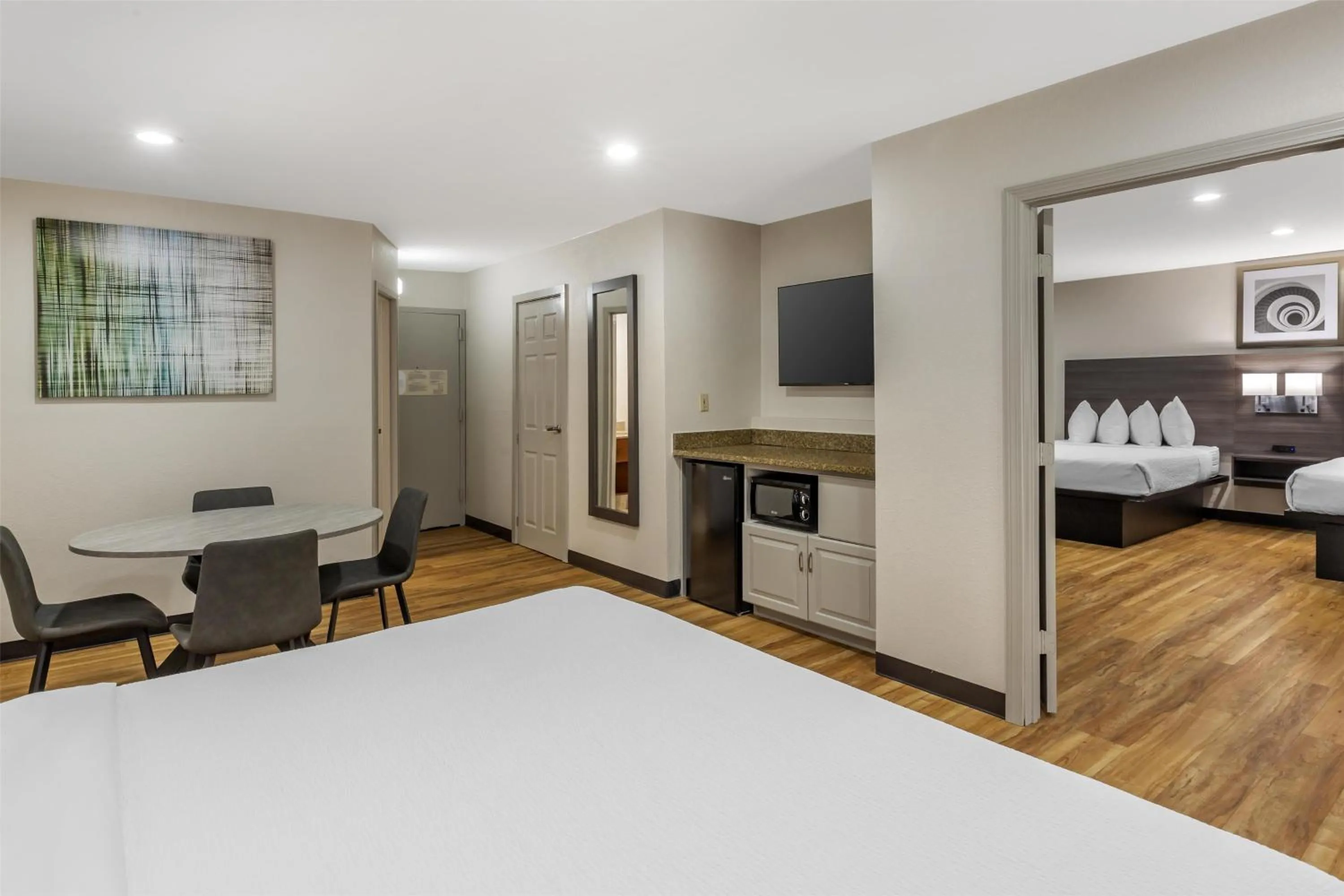 Bedroom, Bed in Best Western Mystic Hotel