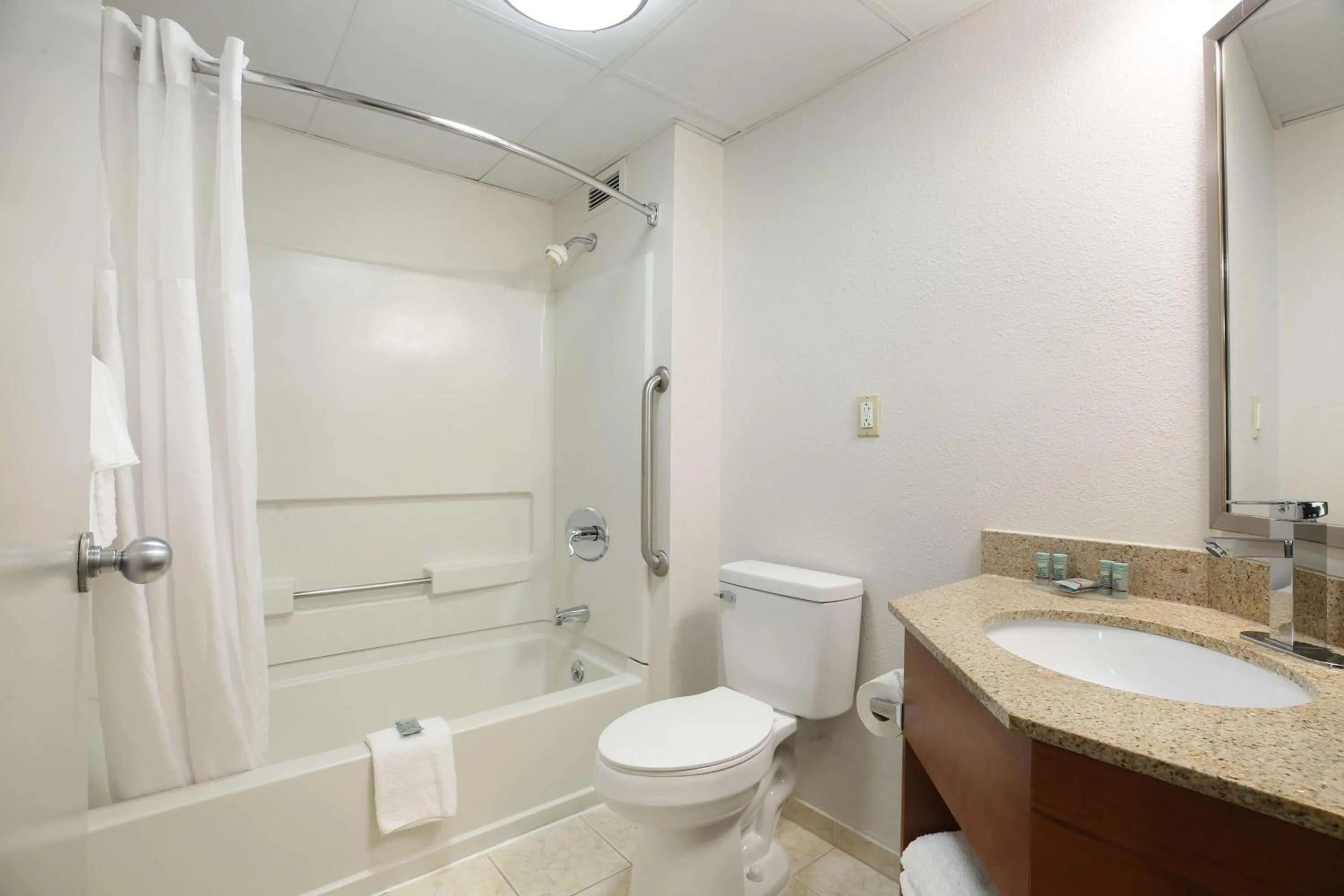 Bathroom in Best Western Mystic Hotel