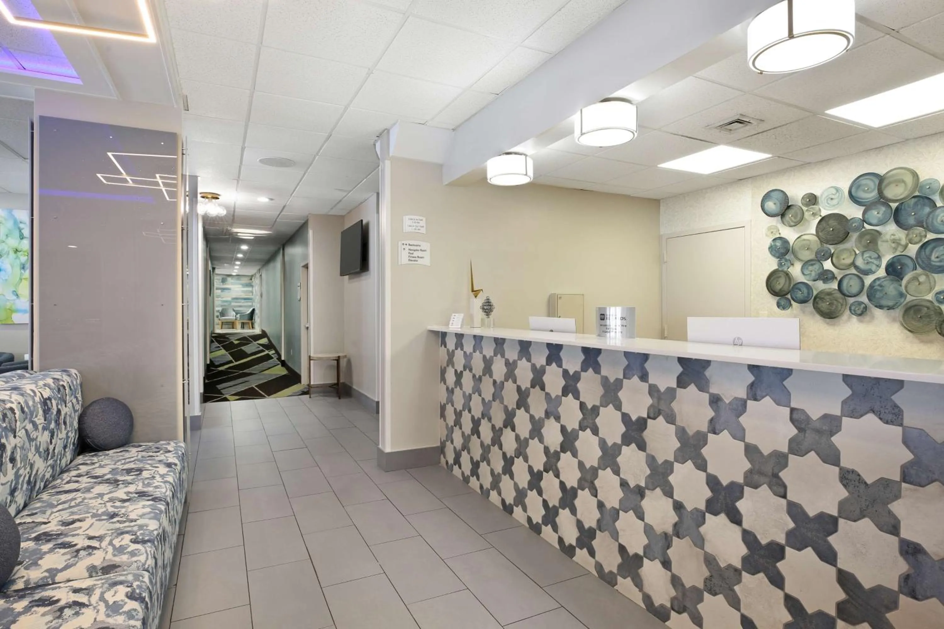 Lobby or reception in Best Western Mystic Hotel