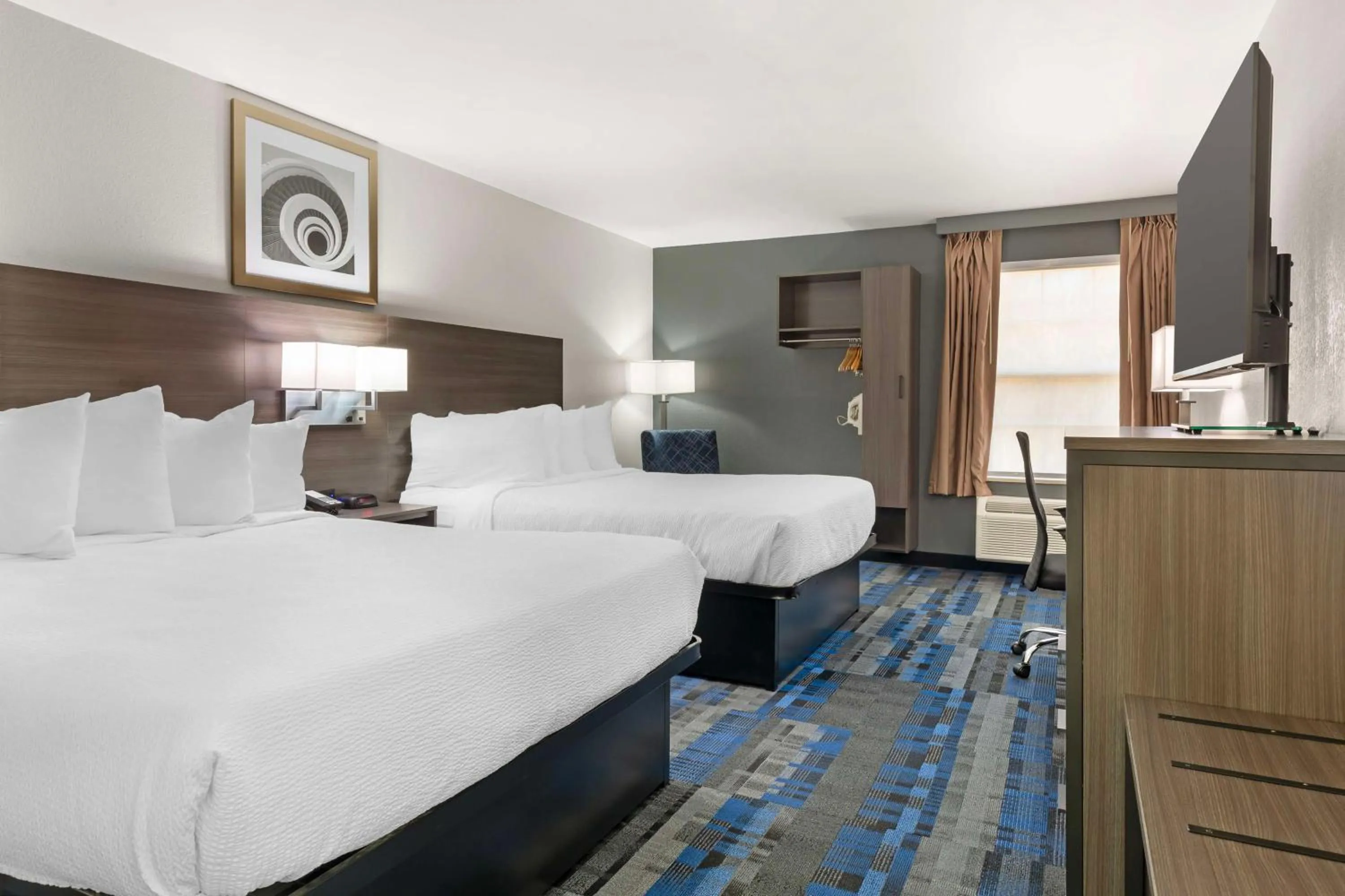 Bedroom, Bed in Best Western Mystic Hotel