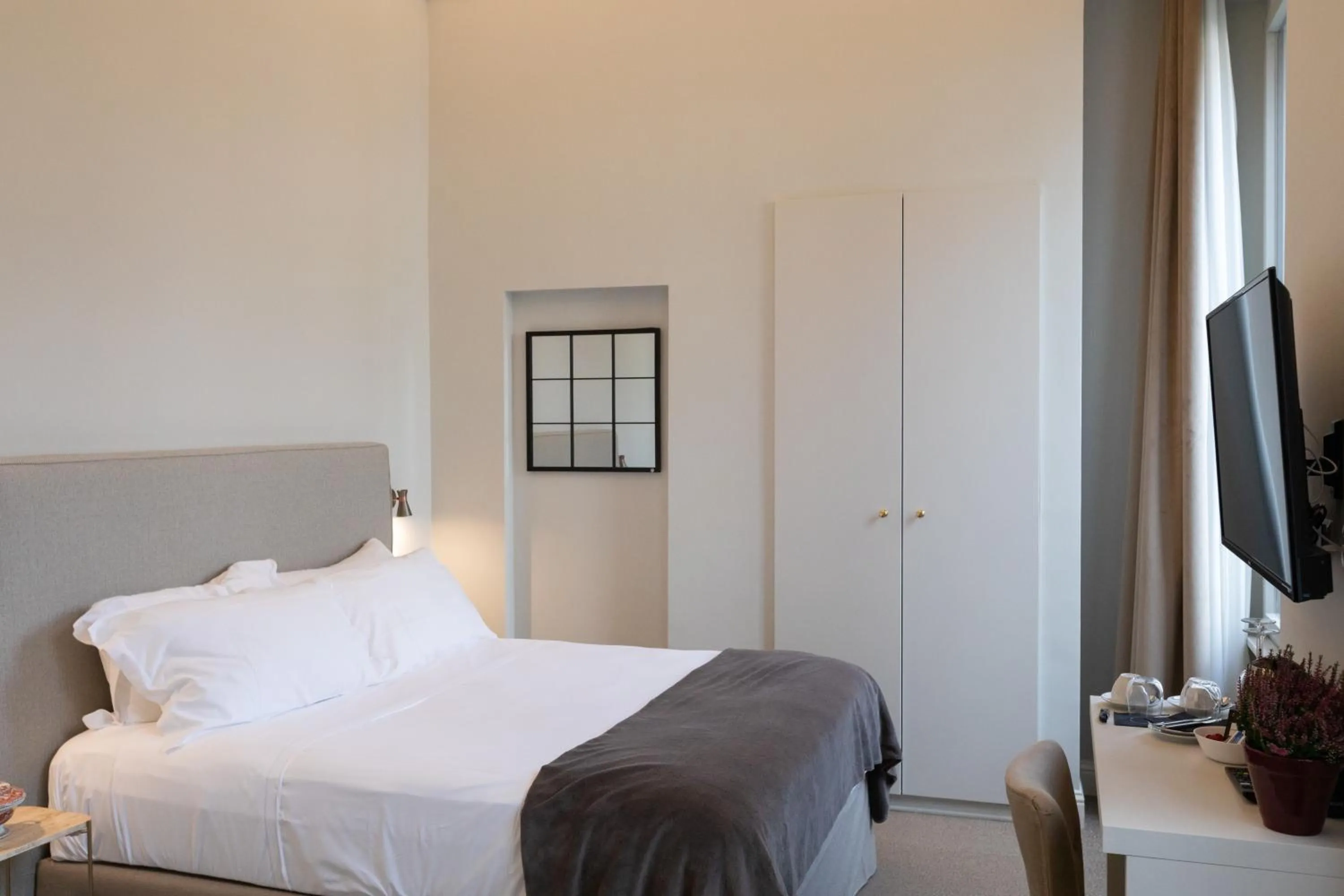 Bedroom, Bed in Domus 21 Luxury Suites