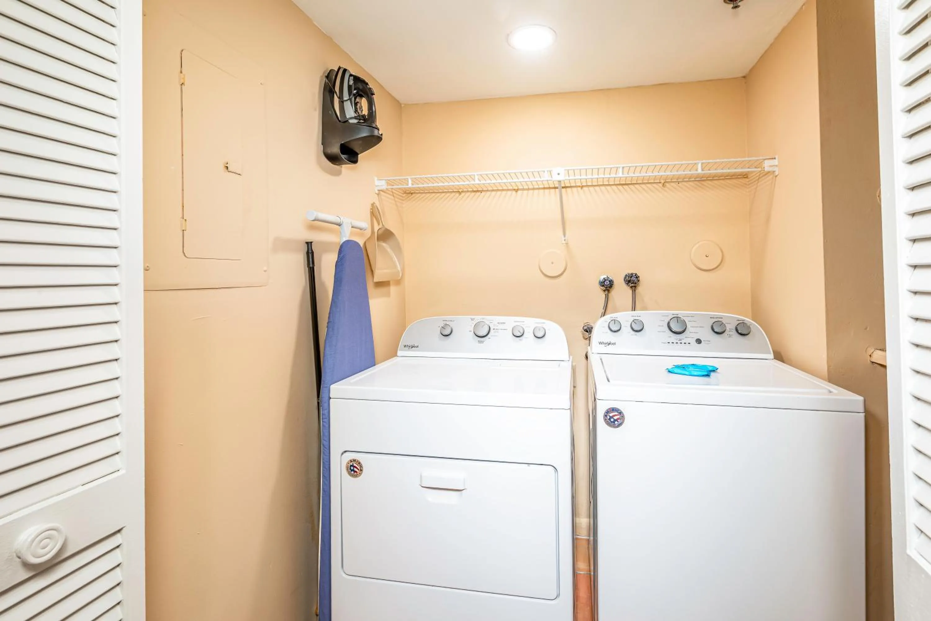 washing machine in Vacation Village at Bonaventure, Fort Lauderdale