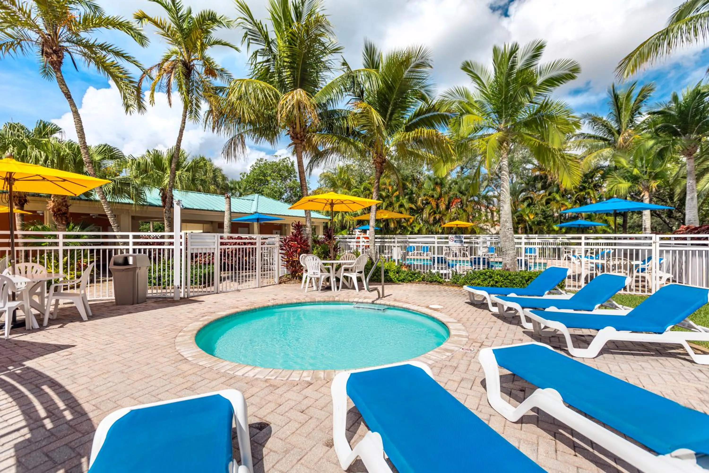 Swimming pool in Vacation Village at Bonaventure, Fort Lauderdale