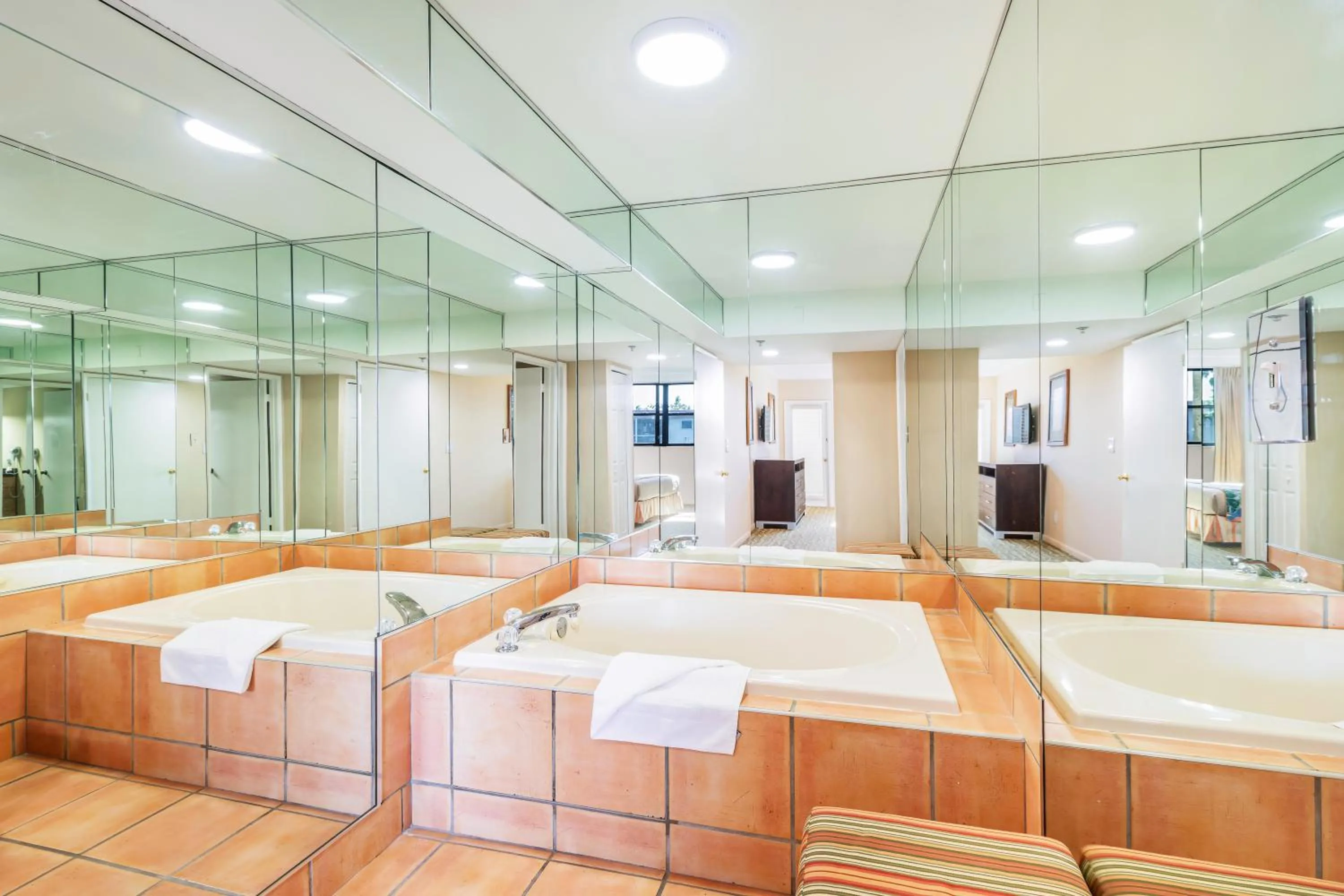 Bath, Bed in Vacation Village at Bonaventure, Fort Lauderdale