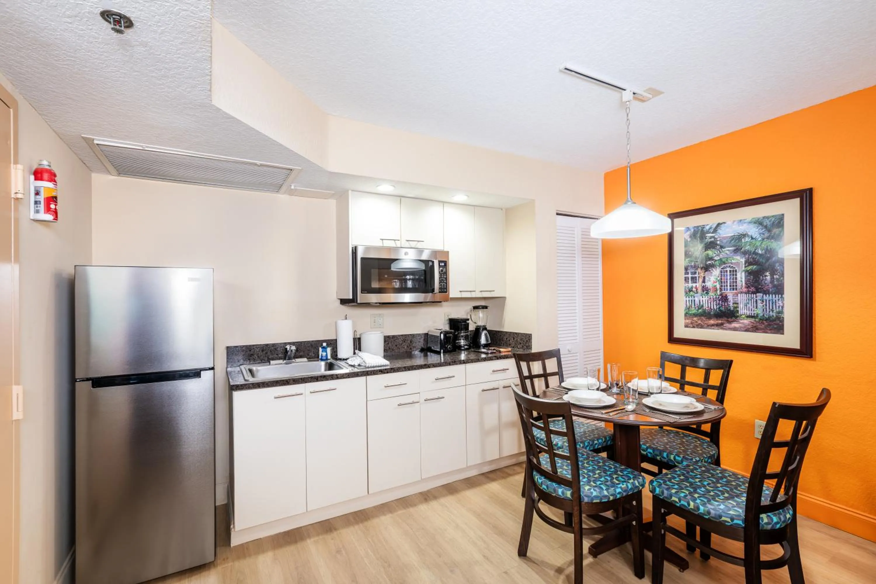 Kitchen or kitchenette in Vacation Village at Bonaventure, Fort Lauderdale