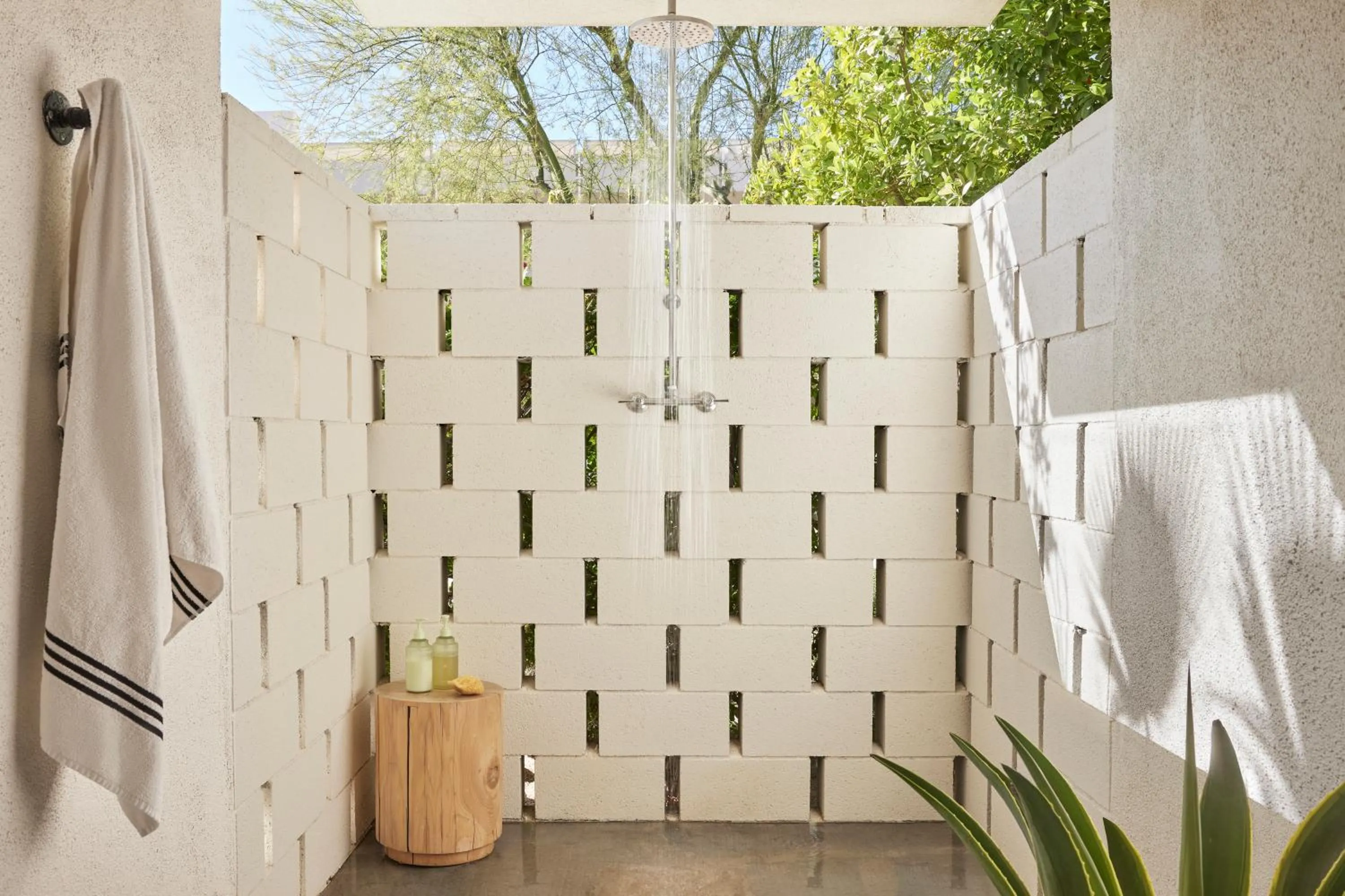 Shower in Ace Hotel and Swim Club Palm Springs