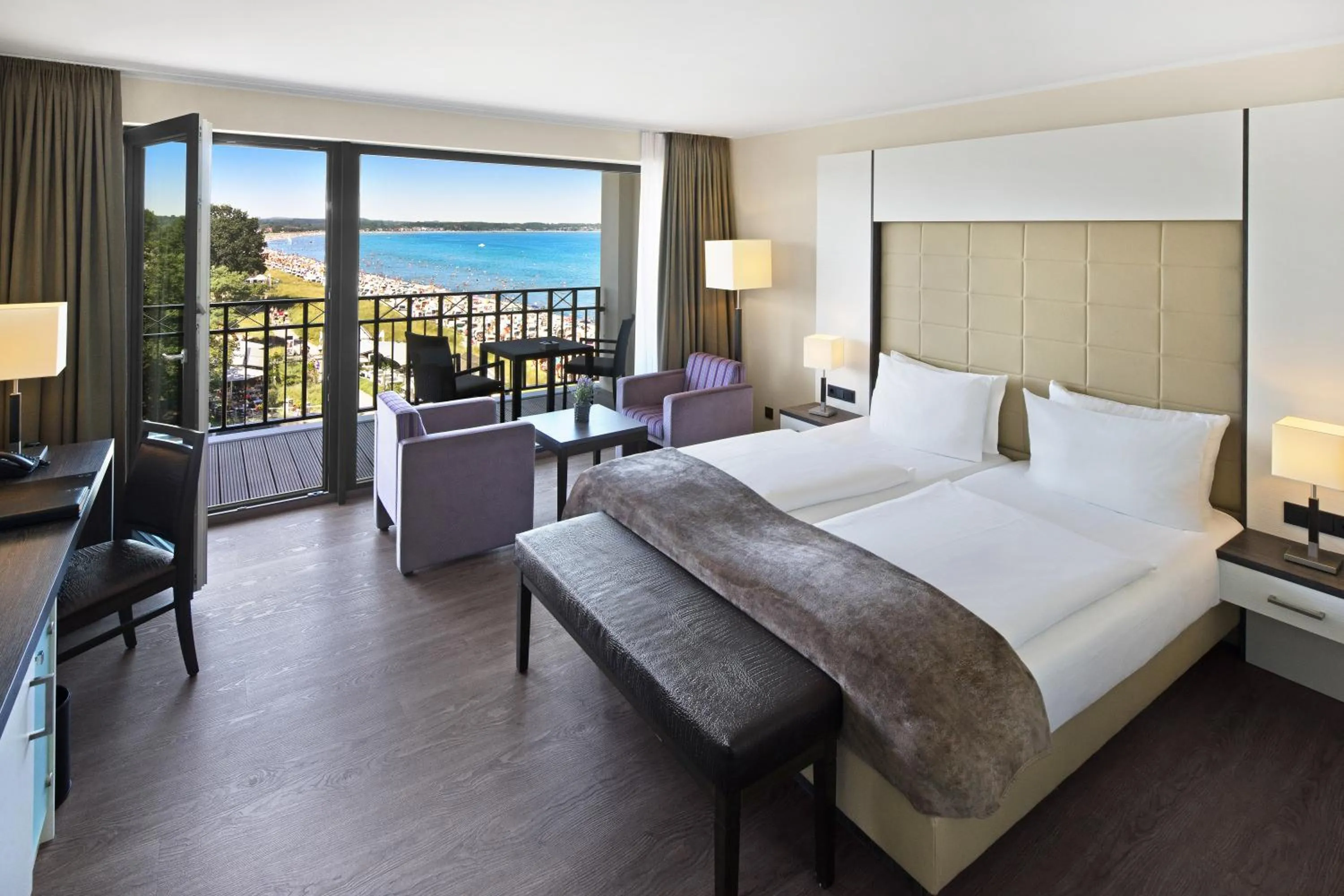 Bedroom, Bed in Bayside